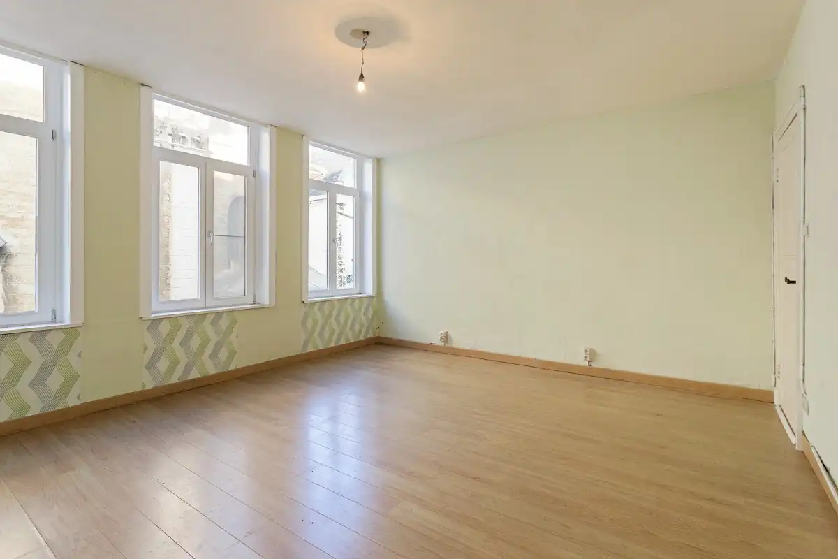 Te renoveren OFFICIERSWONING op toplocatie te Brugge foto 13