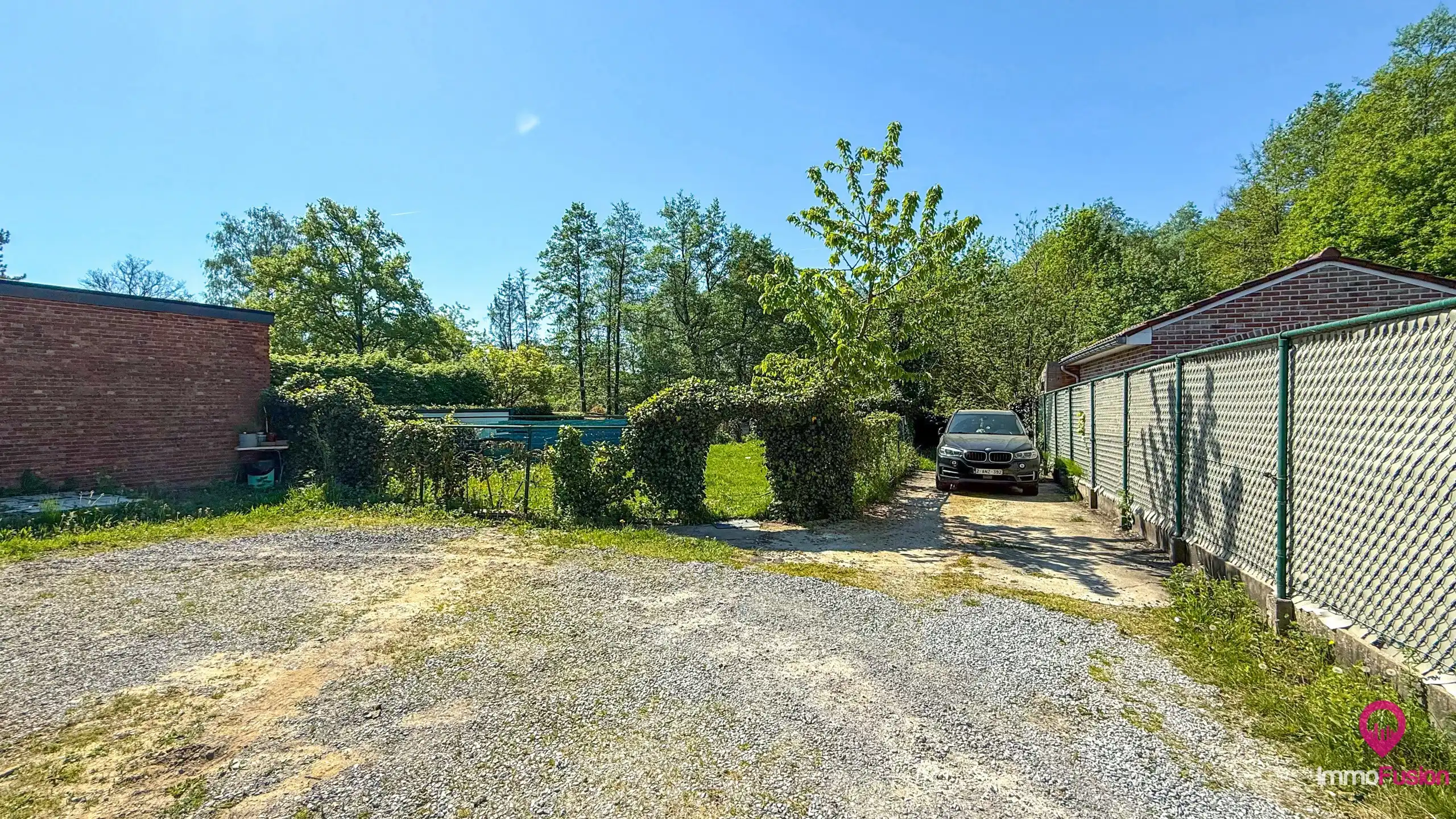 Instapklaar appartement met 2 slpks, balkon, tuin + parking! foto 17