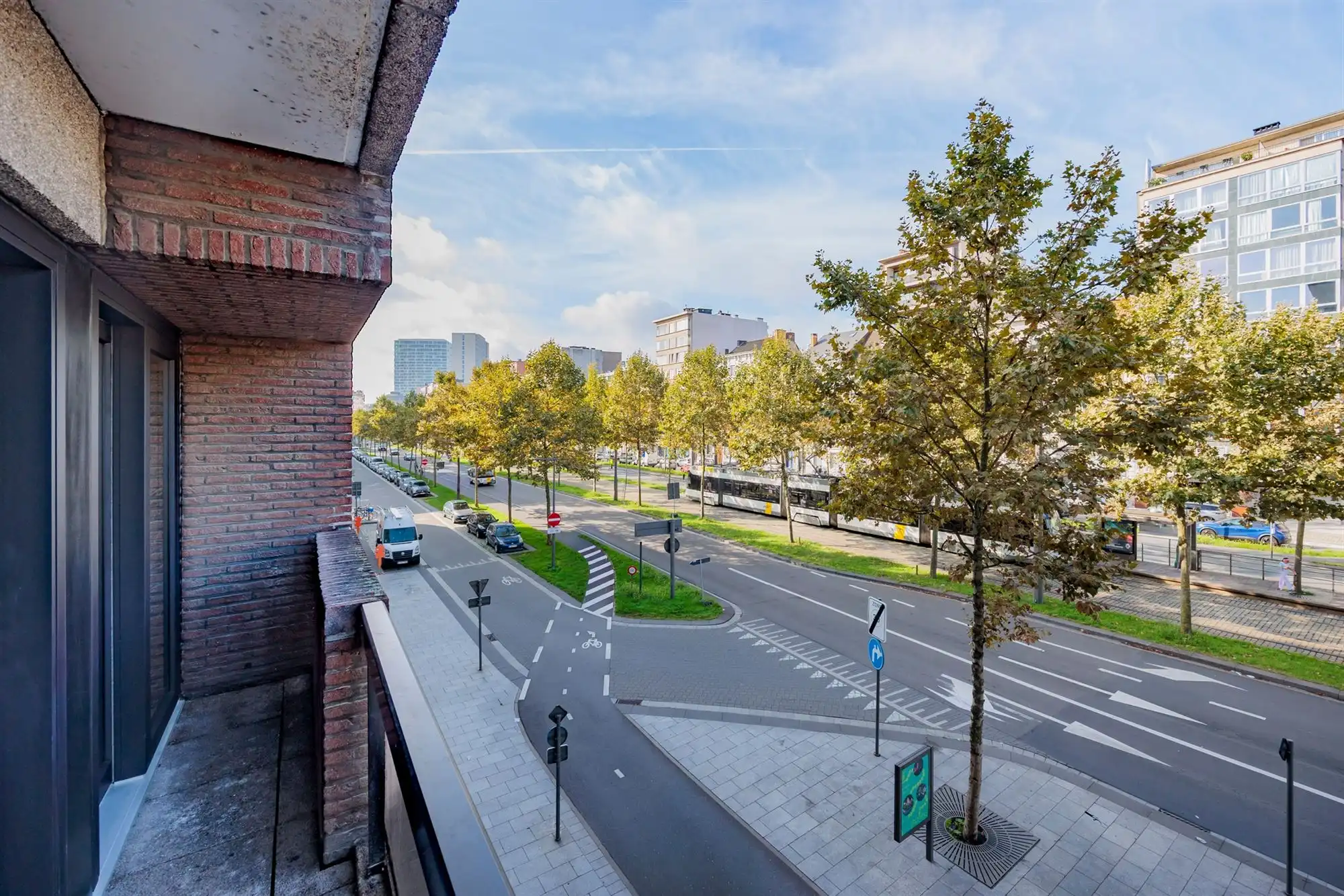 Luxueus gerenoveerd app met 1 slpk en terras; foto 6