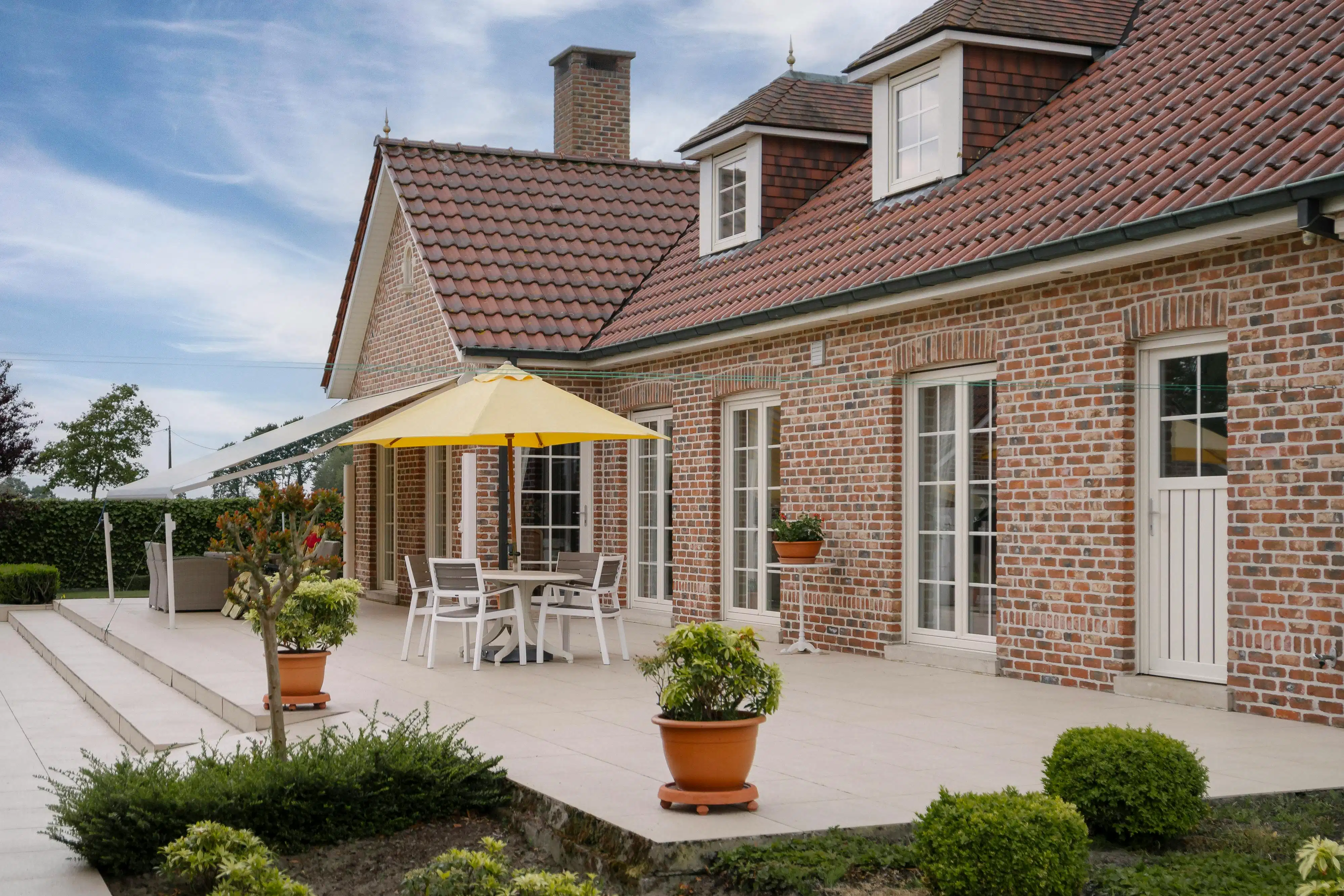 Landelijke villa met bijgebouwen op rustige, groene ligging foto 7