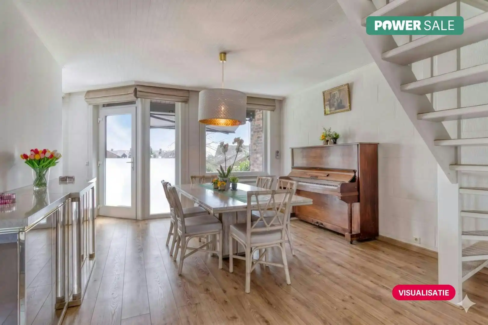Instapklare woning in rustige wijk te koop in Kortrijk! foto {{pictureIndex}}