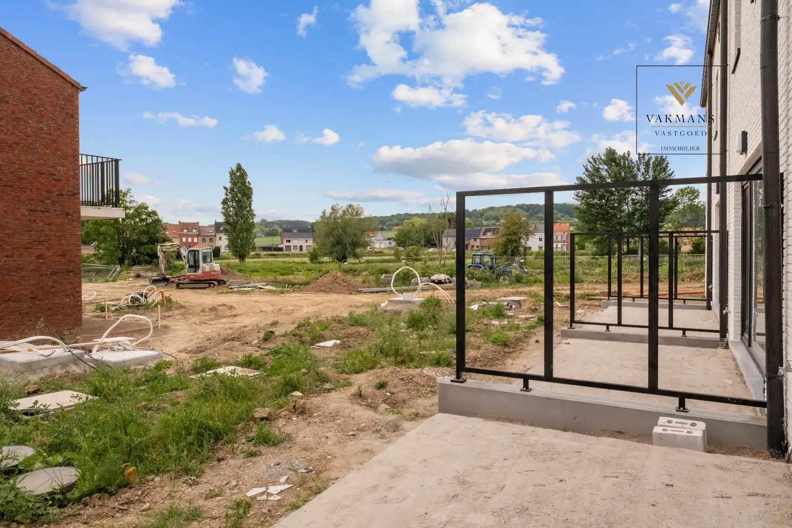 Een landelijke nieuwbouwwoning met zichten op de heuvels foto 18