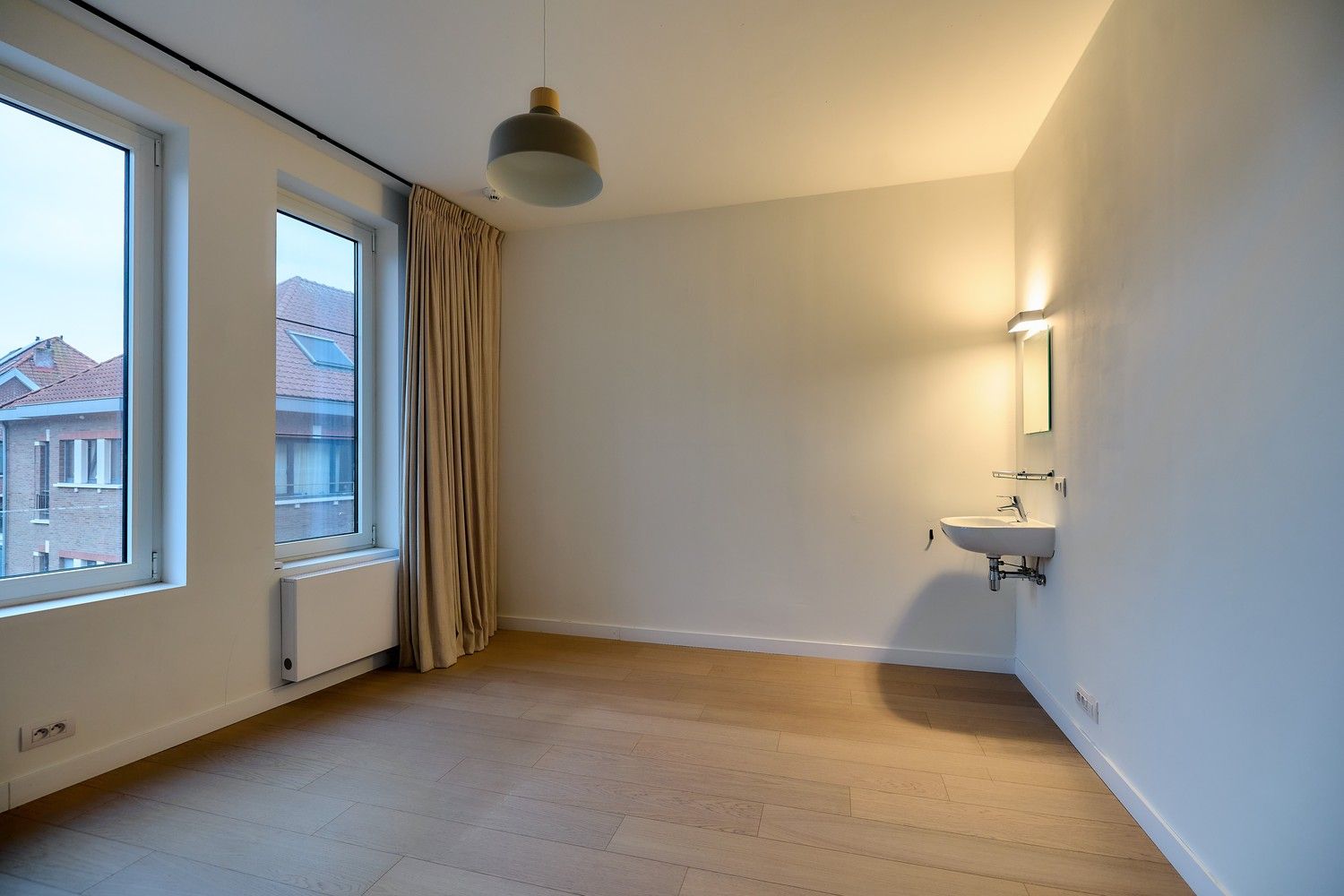 Gerenoveerde interbellum burgerwoning met 4 slaapkamers en grote tuin. foto 14