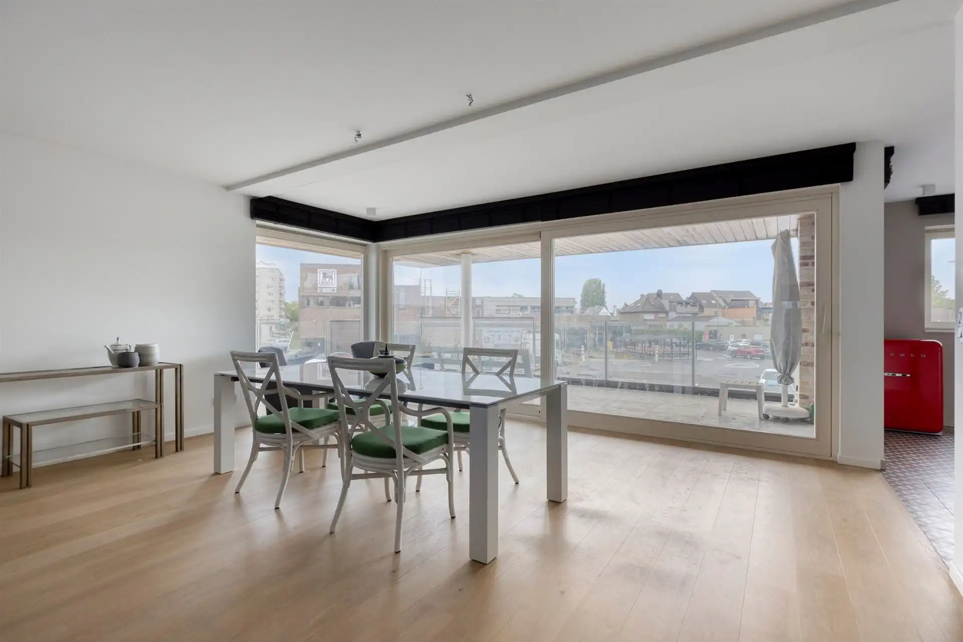 Appartement met 3 slaapkamers en 2 garages. foto 6