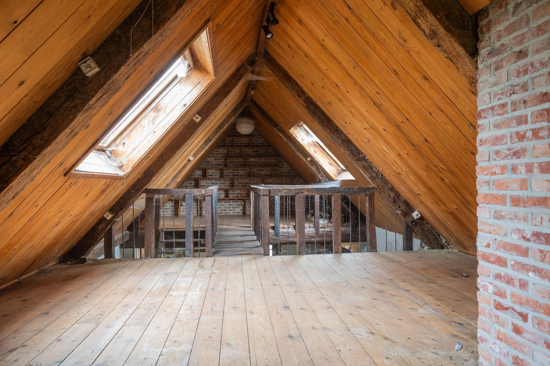 Uniek landhuis met aparte conciergewoning op 2 Hect grond foto 33