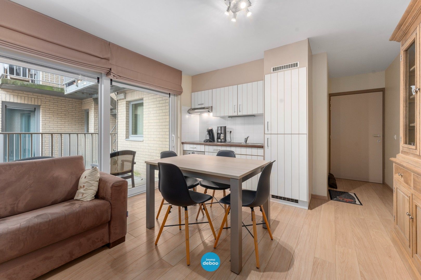 Instapklaar appartement in jonge residentie foto {{pictureIndex}}