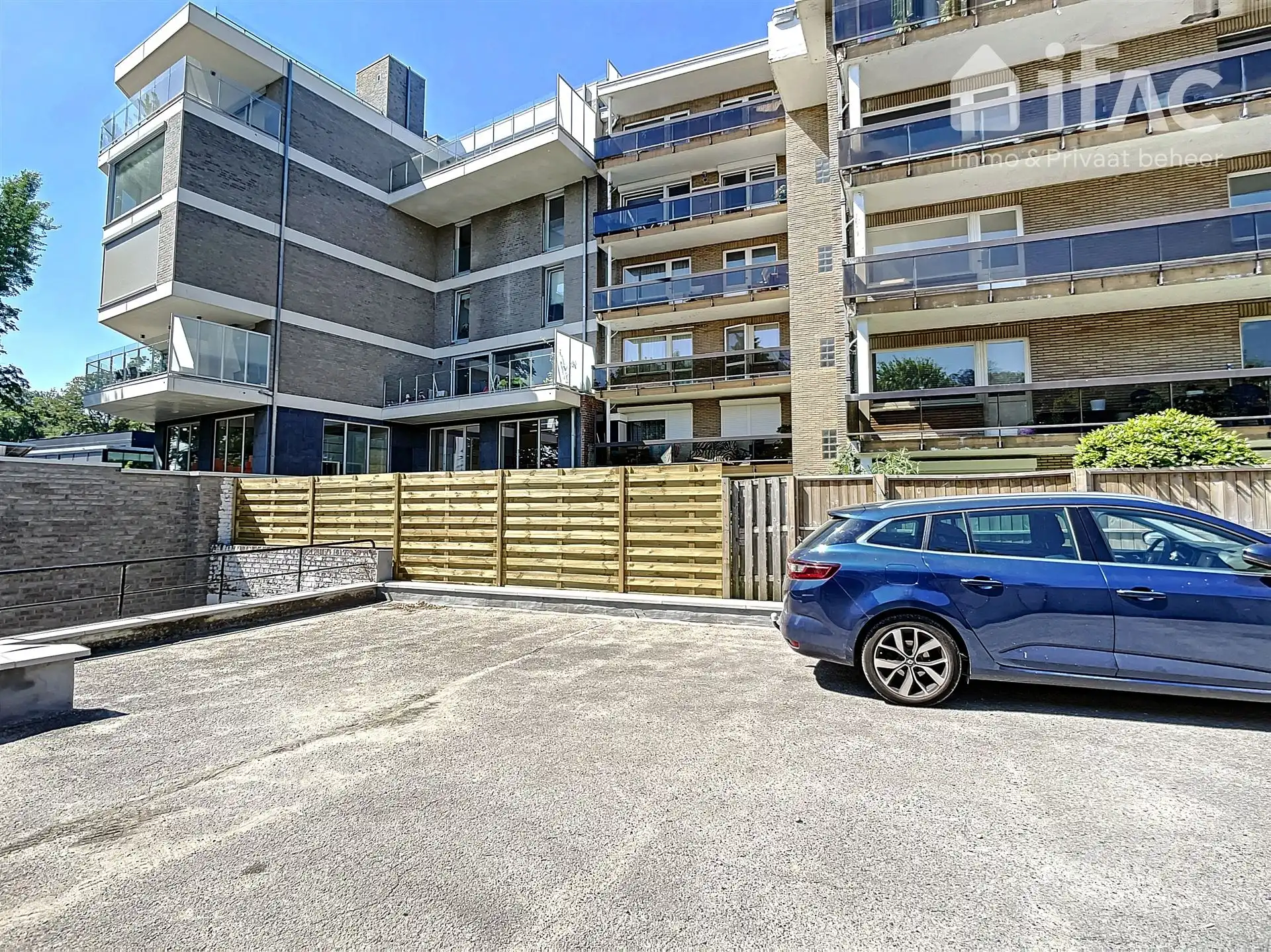 Appartement met 2 slaapkamers terras en garage foto 15