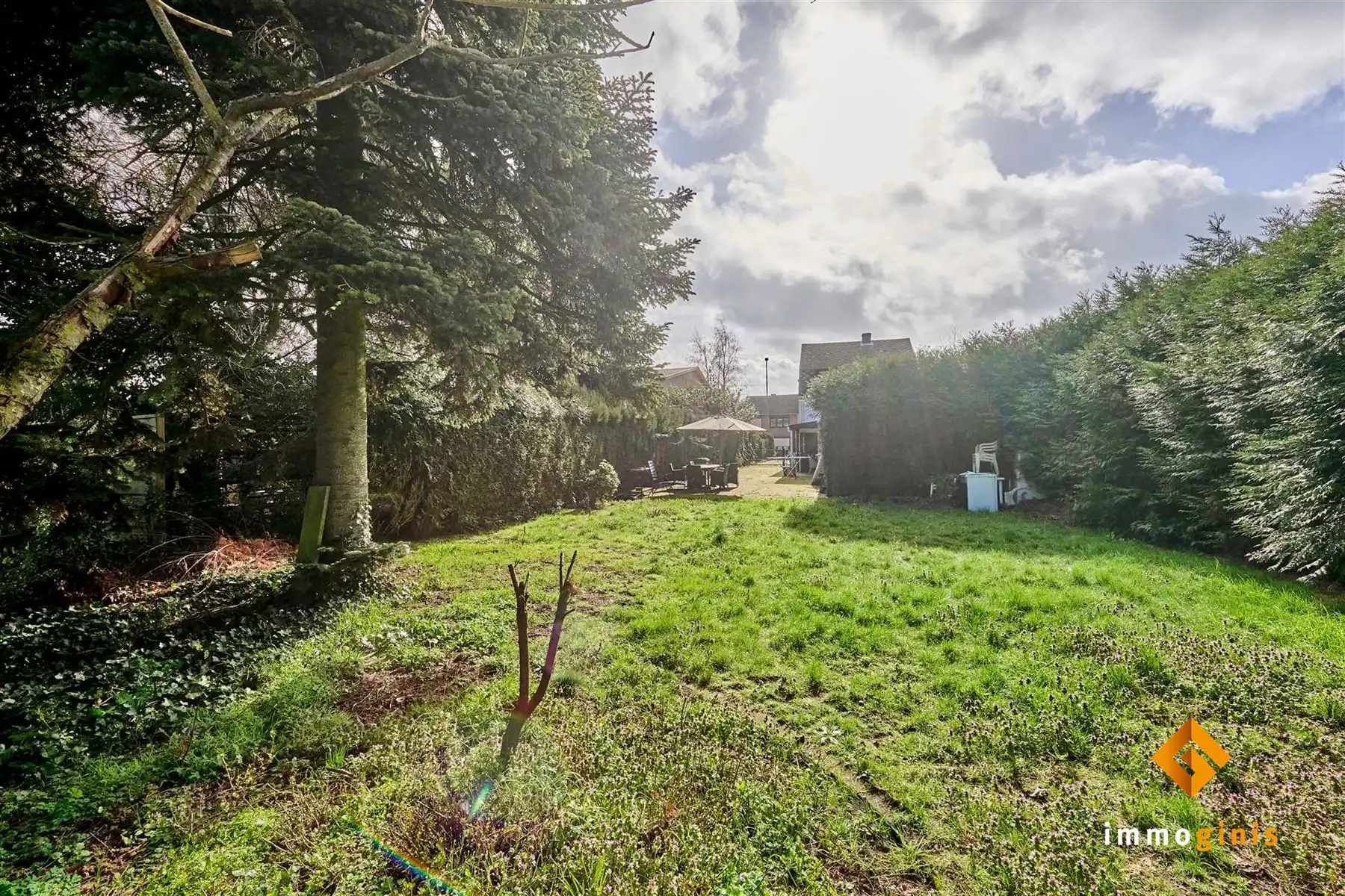 Knusse, te renoveren woning met 3 slaapkamers op een ruim perceel van 8a62ca! foto 15