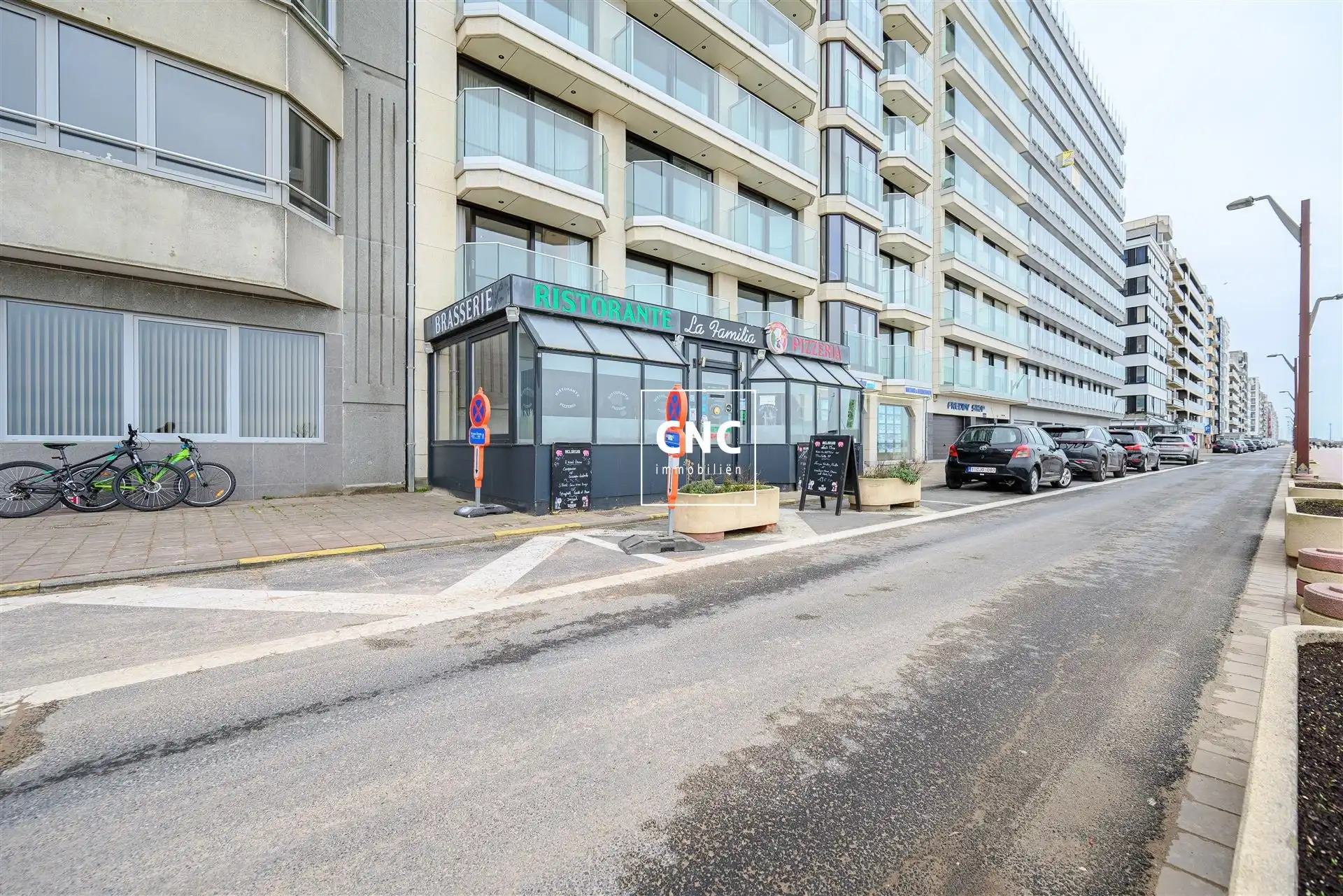 Zeer ruim en instapklaar handelspand aan Zeedijk-Heist foto 3