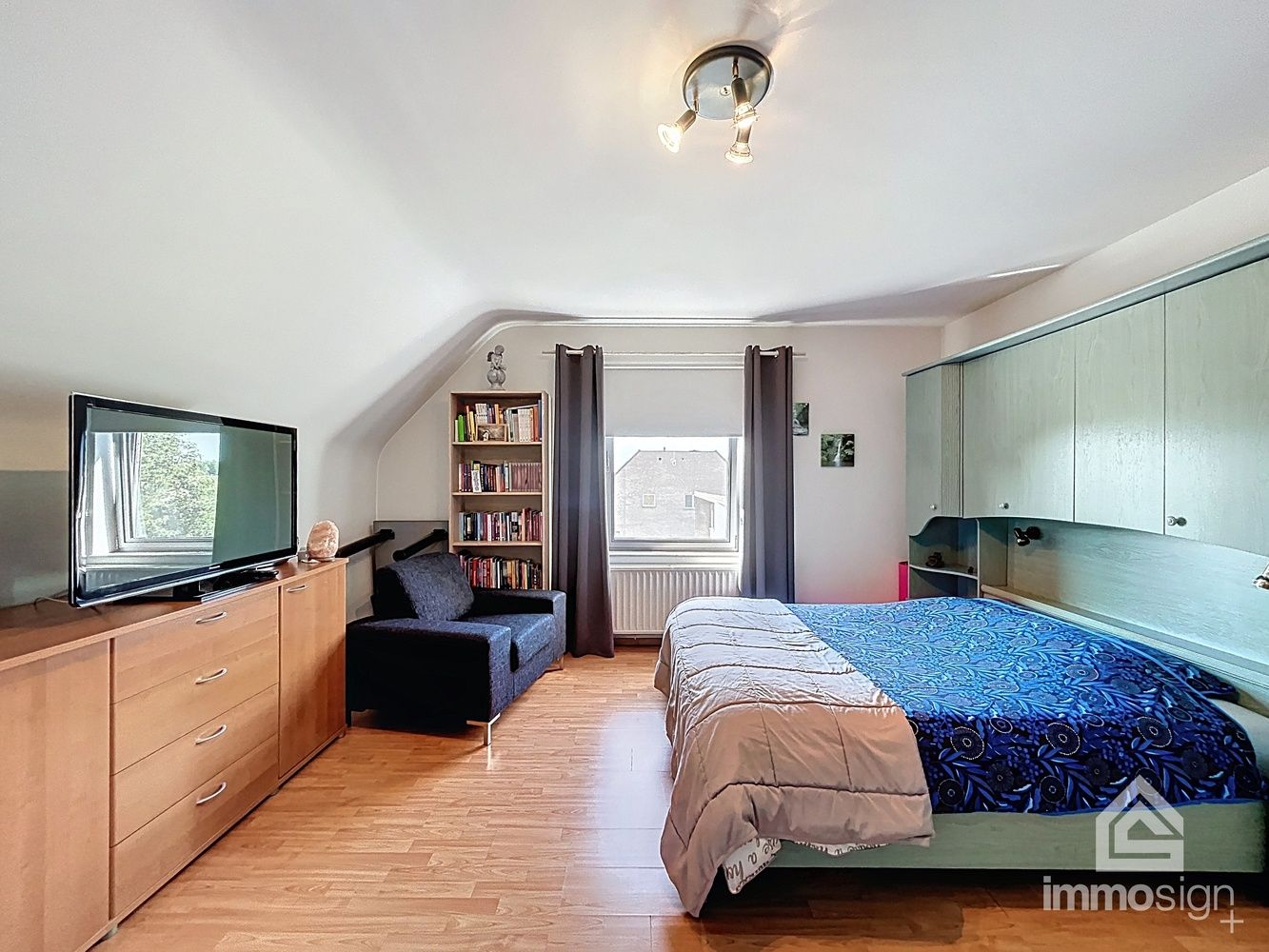 Instapklaar duplexappartement met 2 slaapkamers, heerlijk terras en een autostaanplaats foto 19