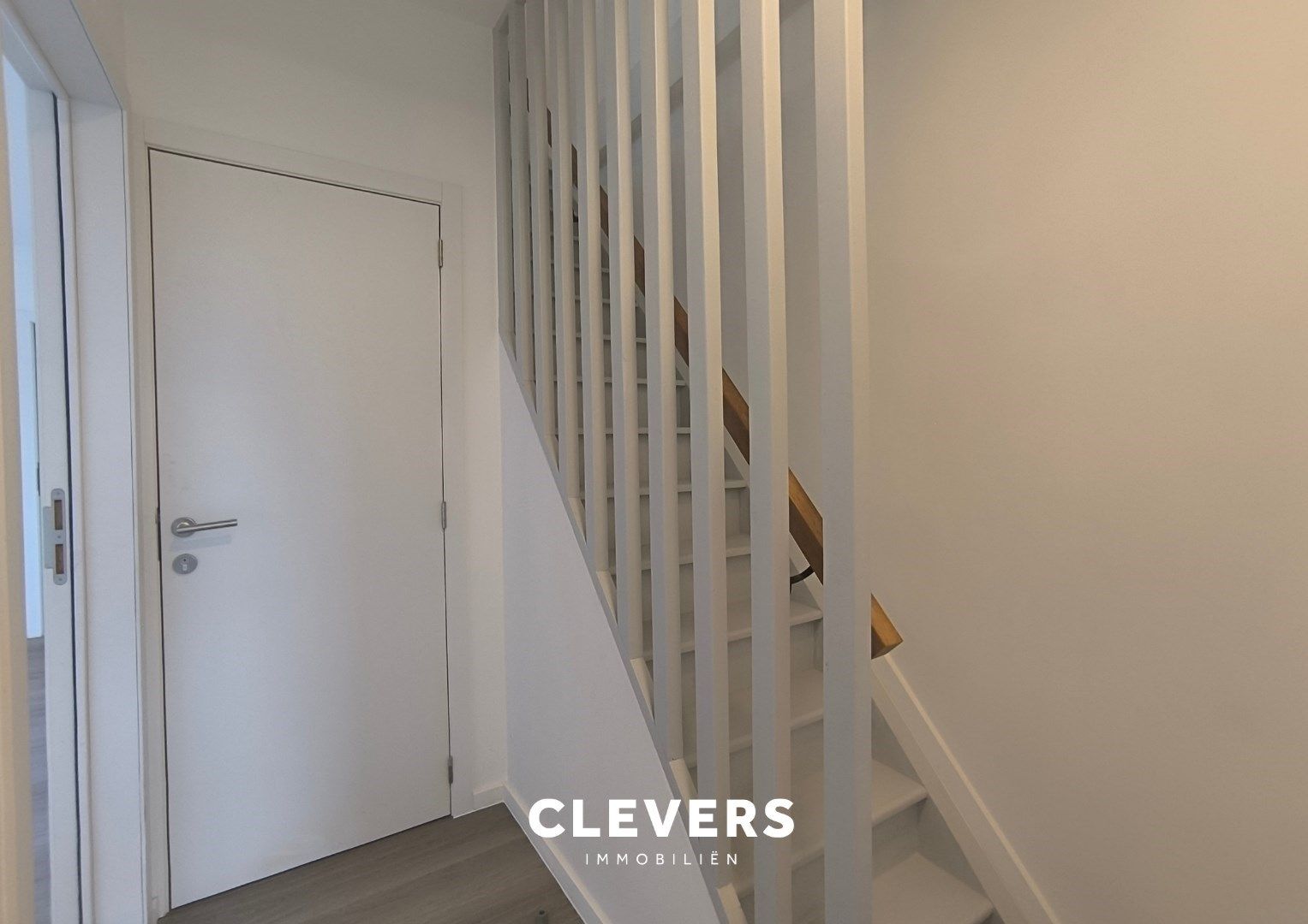 Topaanbieding te huur! Gerenoveerde duplex foto 4