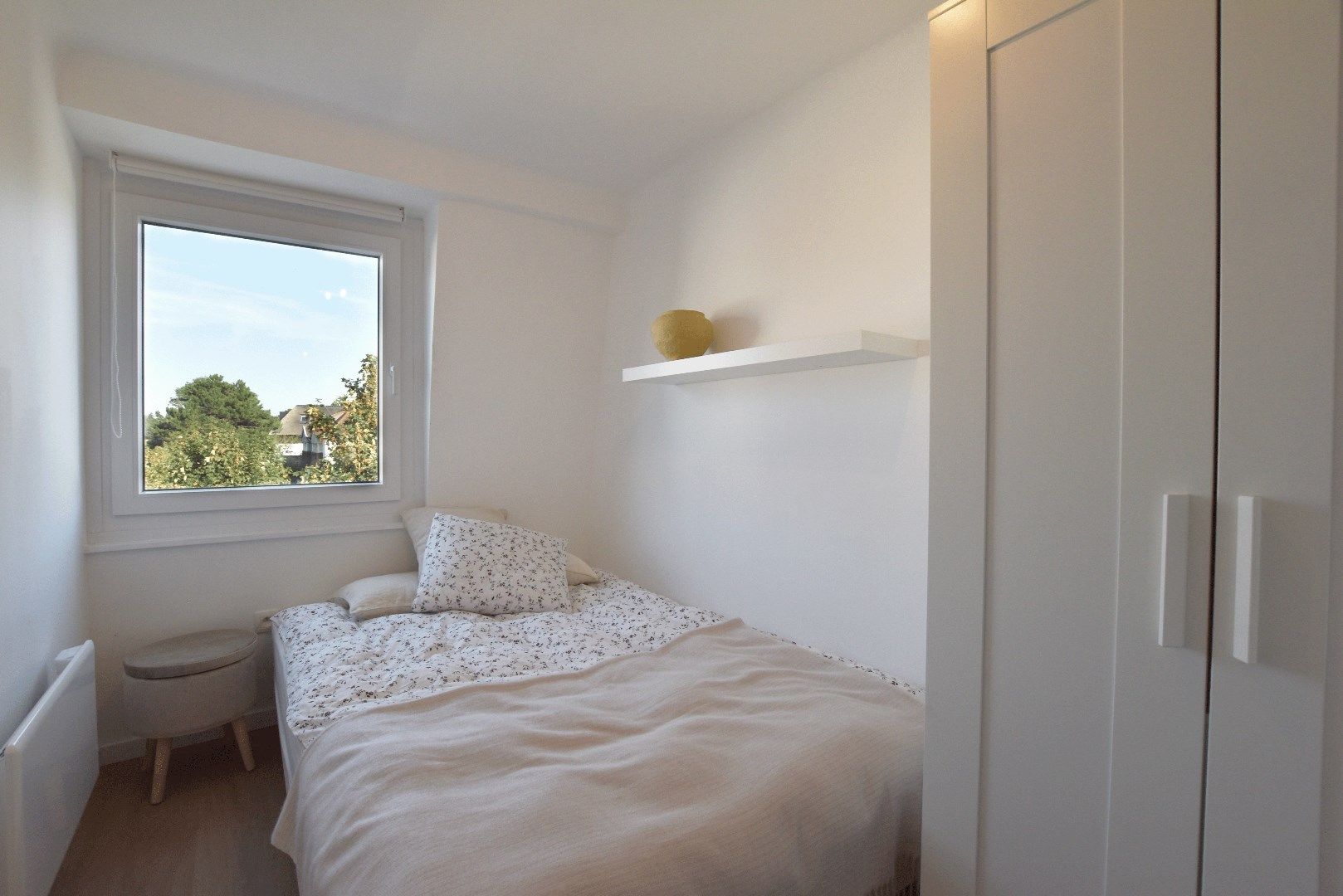 Mooi gemeubeld appartement rustig gelegen, doch centraal foto 8