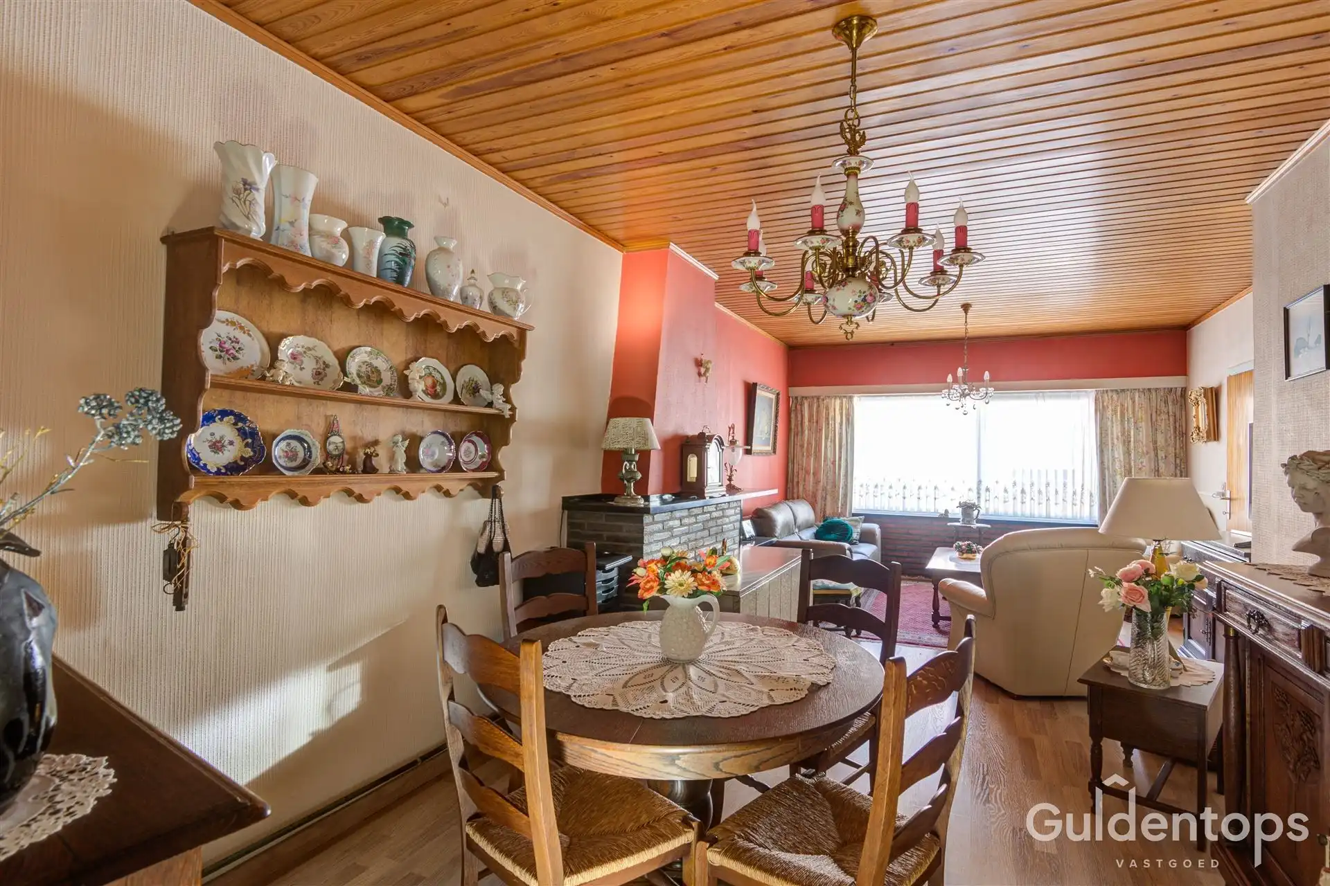 Zeer goed gelegen rijwoning foto 11