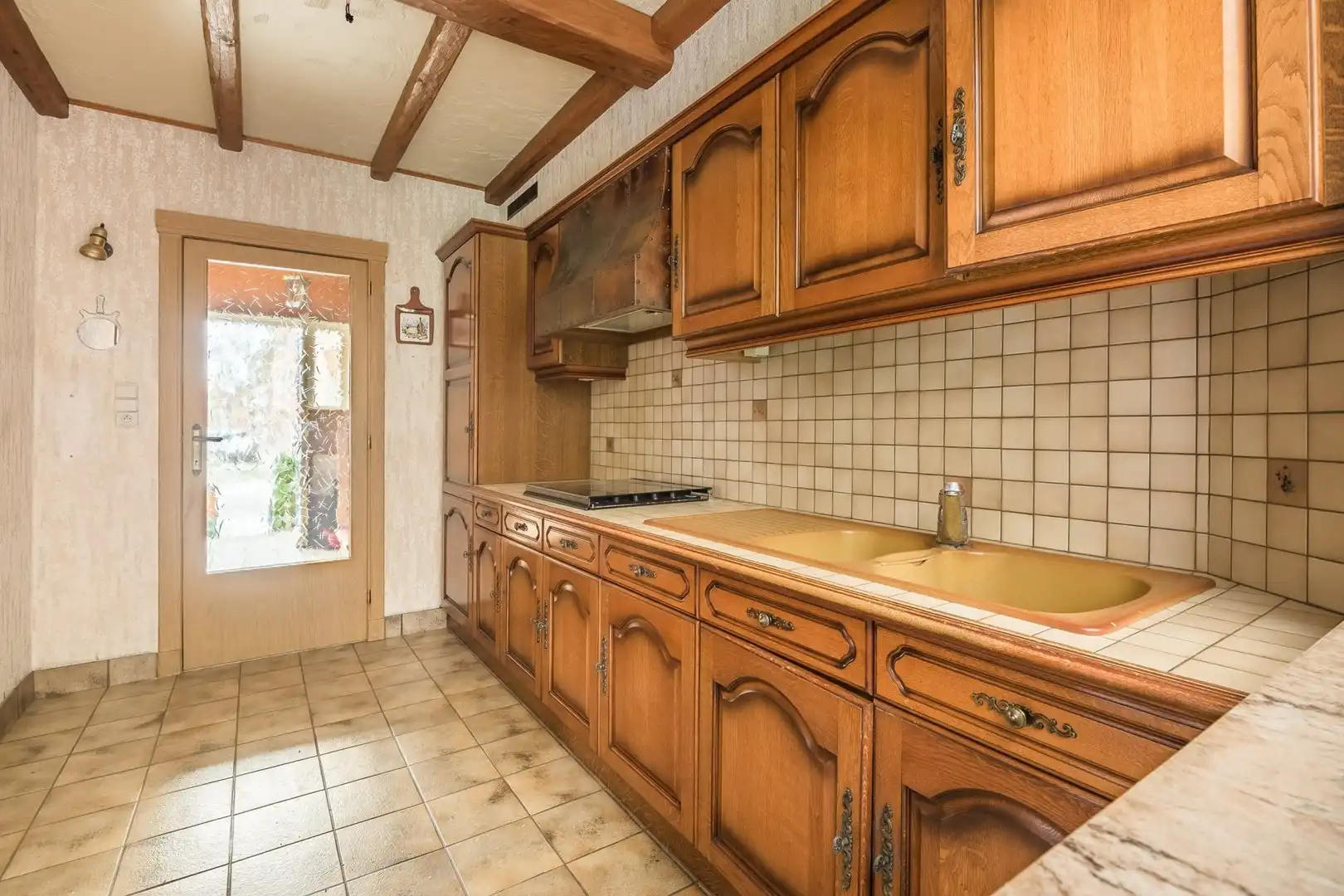 🏡 Charmante te renoveren woning met tuin in het historisch centrum van Merksem foto 10