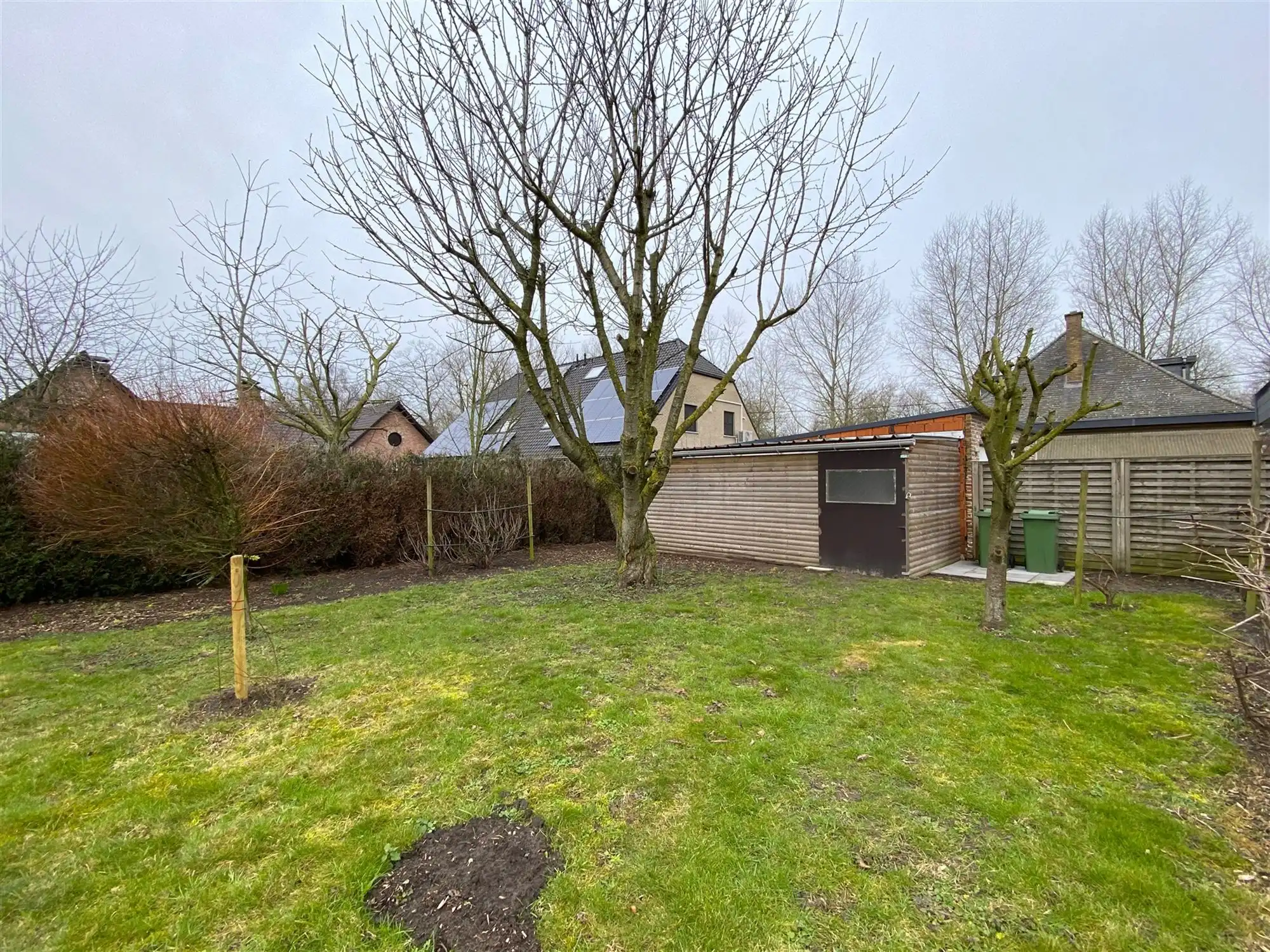 Halfopen bebouwing met grote tuin en veel parkeercomfort  foto 26