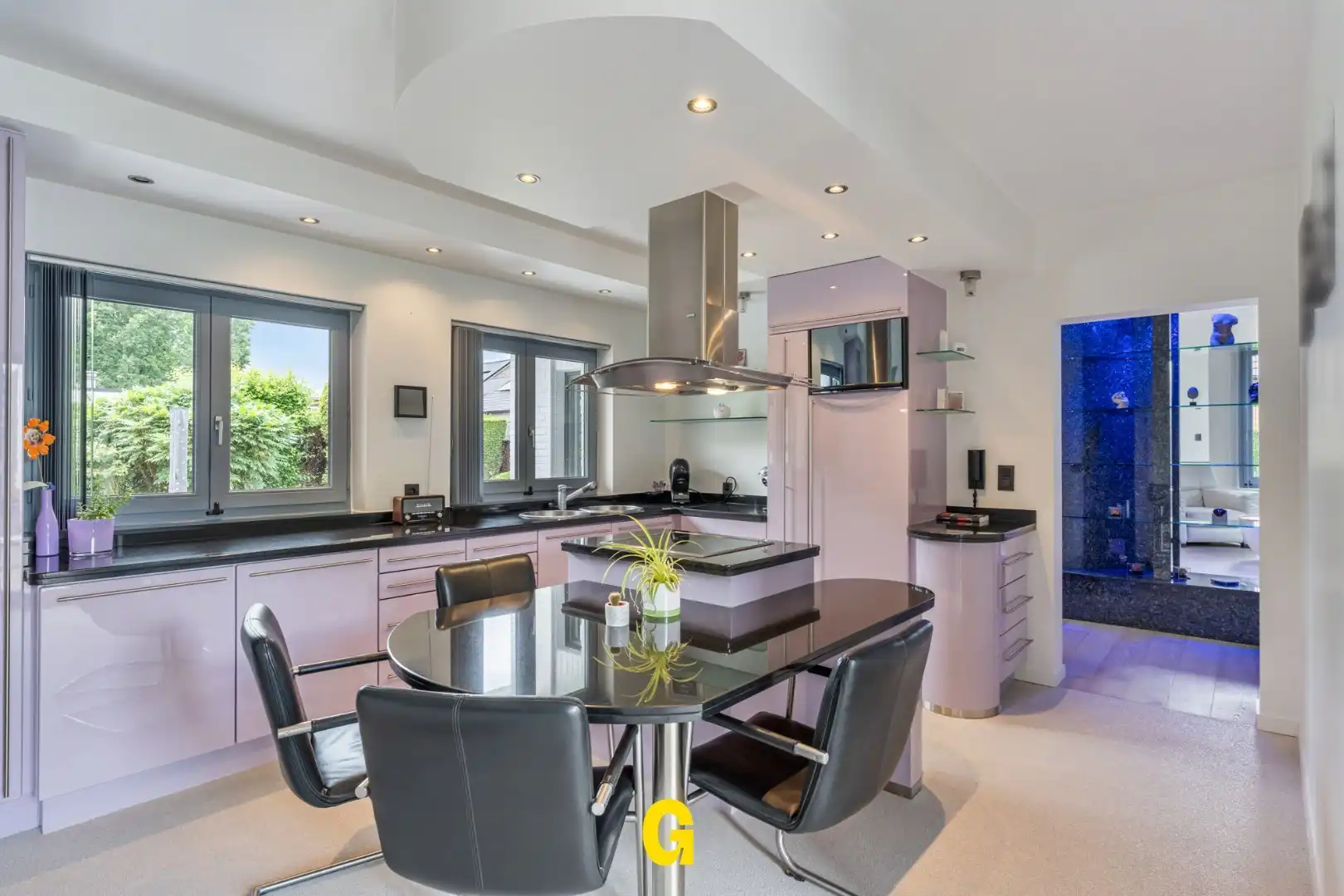 Knappe halfopen woning met een aantrekkelijke tijdloze architectuur, in perfecte staat, op 5a 67ca - label C foto 13