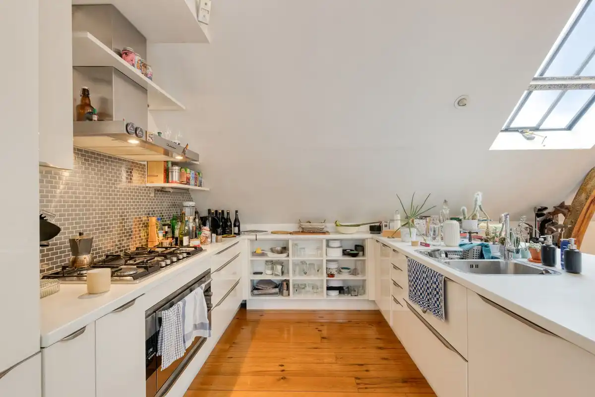 Prachtige loft op unieke locatie in oude Veeartsenschool foto 5