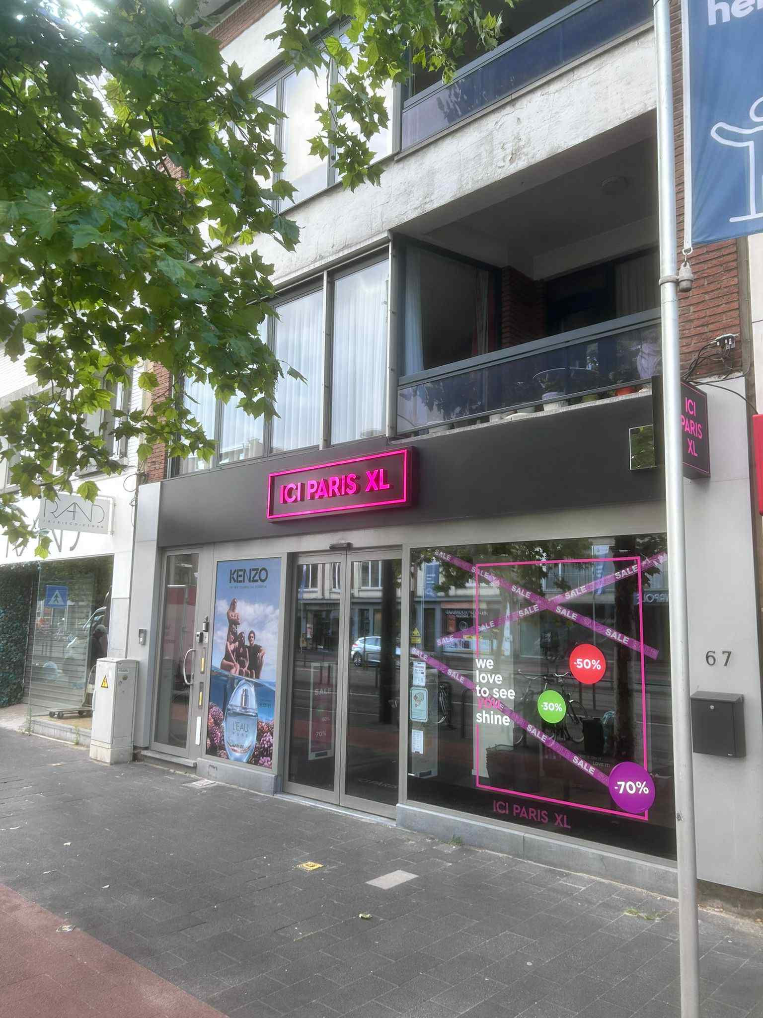 INVESTERINGSEIGENDOM VERHUURD AAN ICI PARIS XL  foto {{pictureIndex}}
