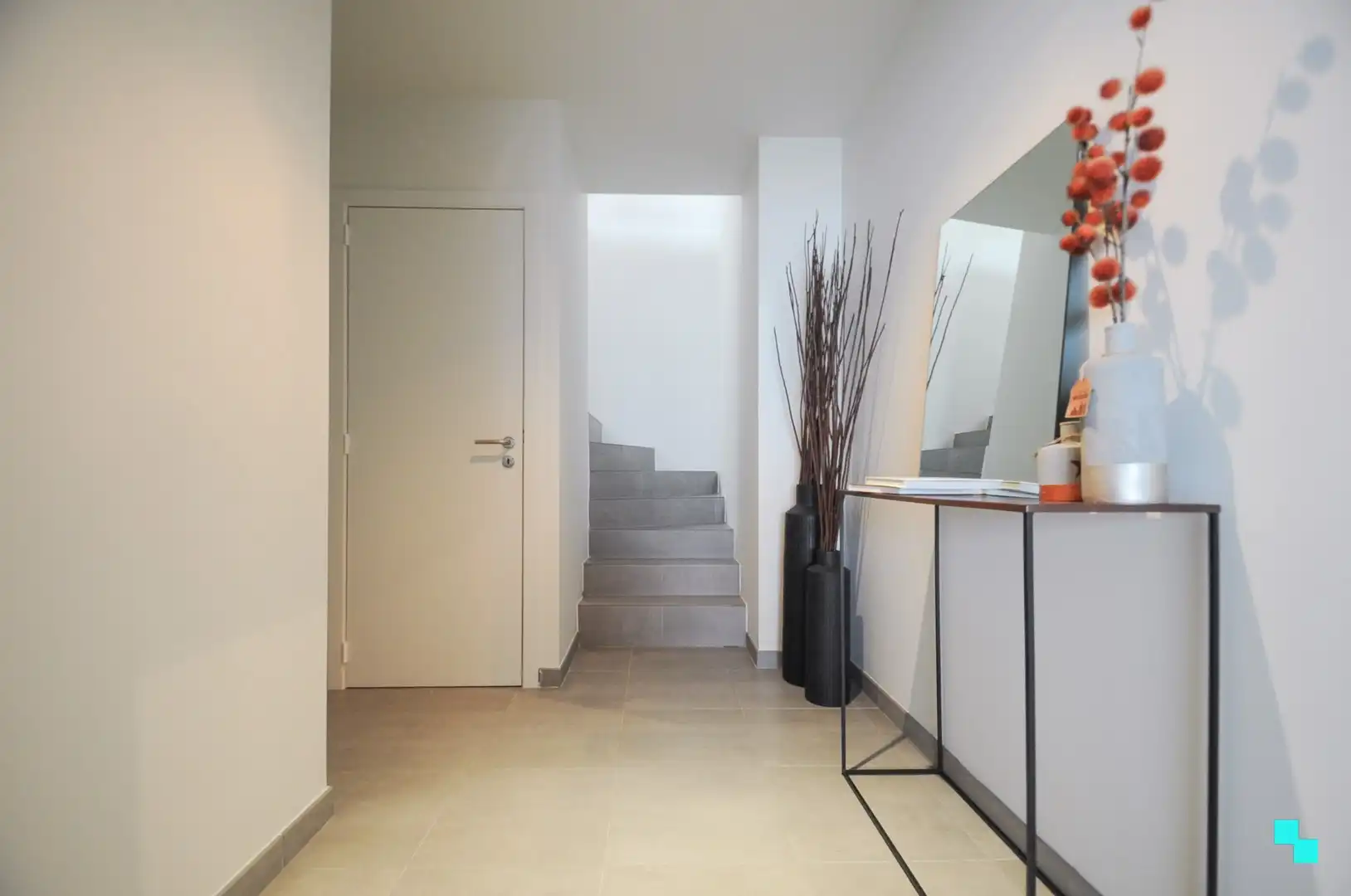 Zeer ruim appartement centraal in Izegem foto {{pictureIndex}}