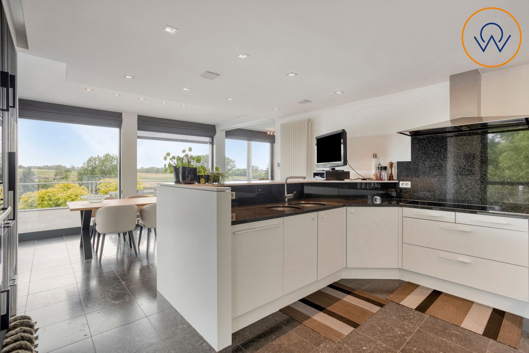 Exclusieve villa met adembenemend uitzicht en luxueuze voorzieningen foto 16