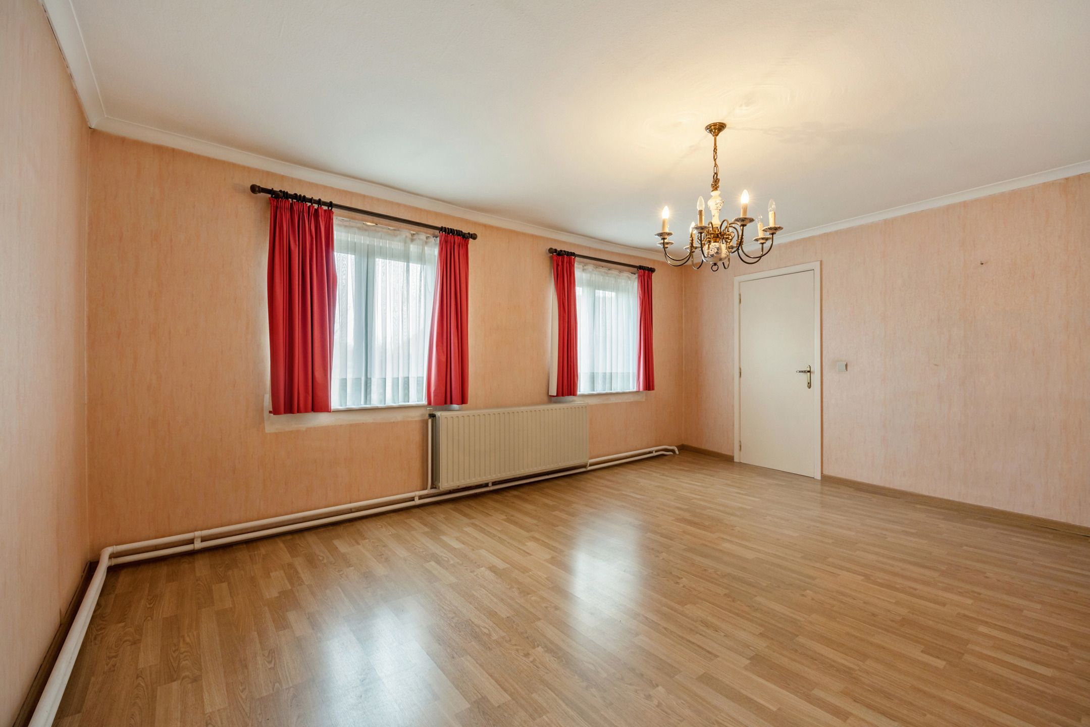 Ruime eengezinswoning met authentieke charme in Koninksem foto 9