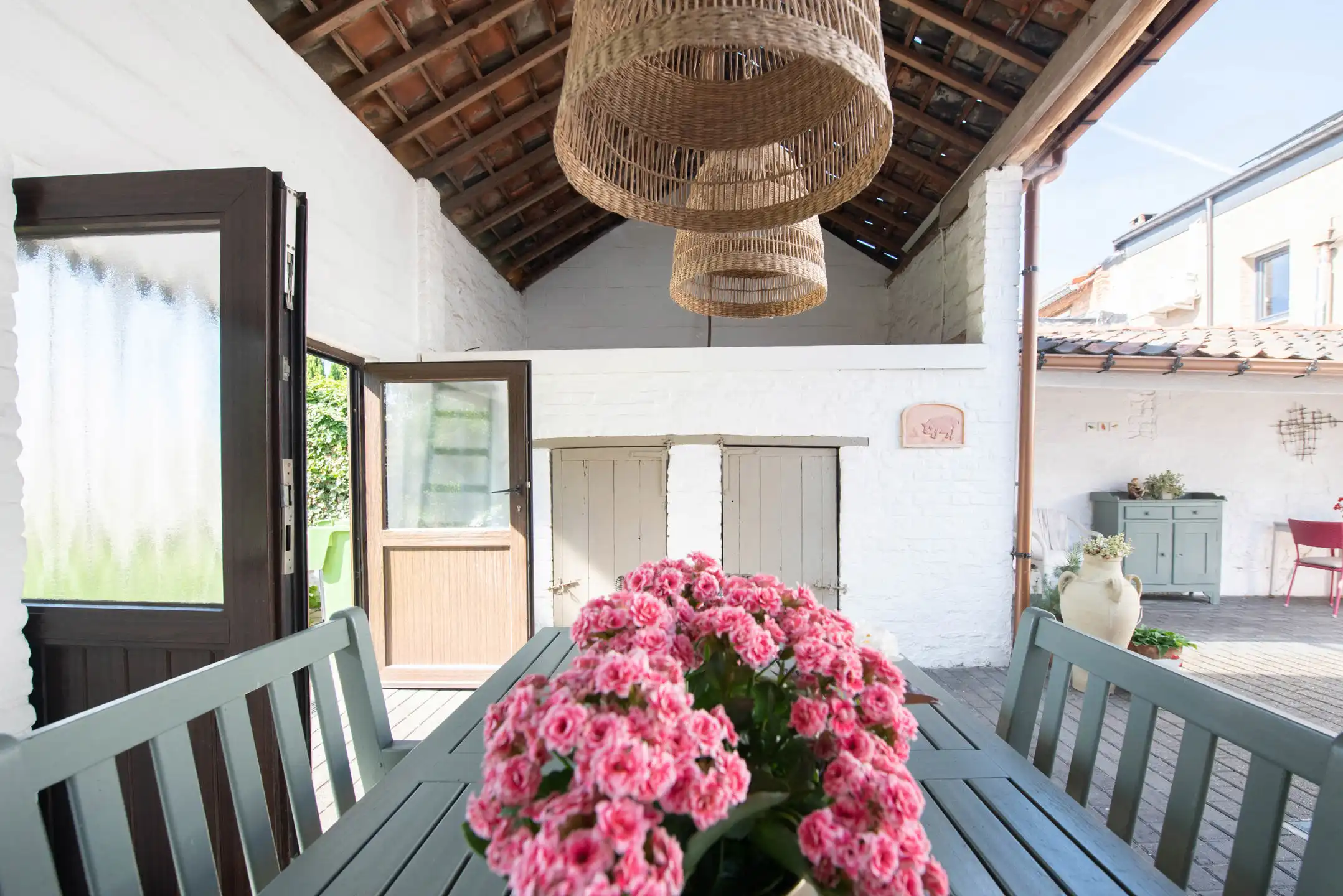 Karaktervolle woning met prachtige koer te Zussen foto 3