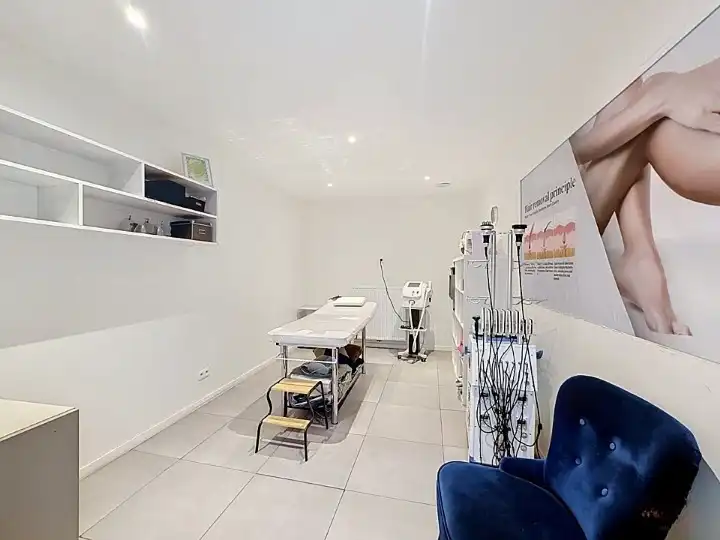 Ruim handelspand met wellness, tuin en tal van mogelijkheden op 1.360 m² grond foto 11