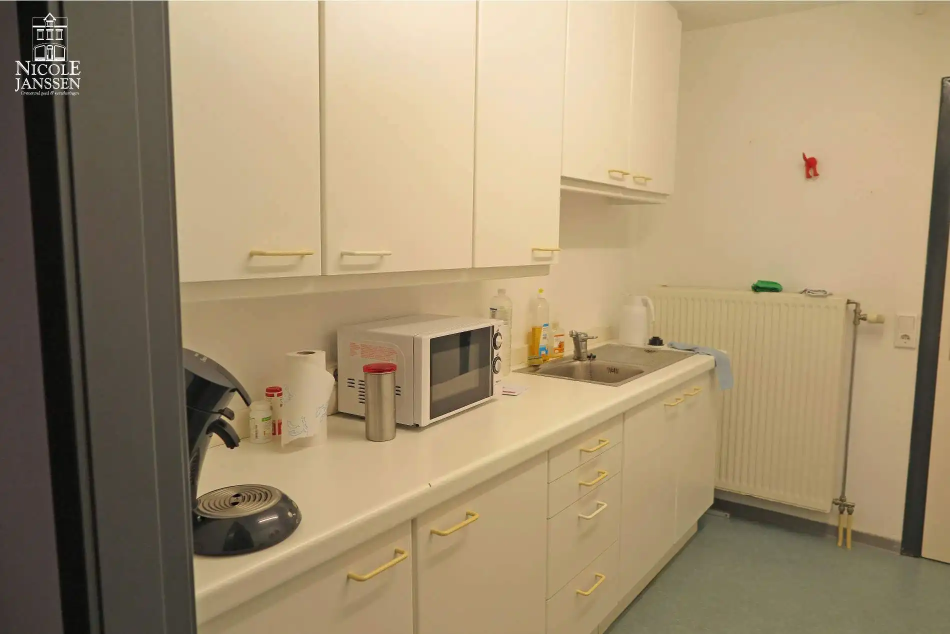 Verzorgd gelijkvloers handelspand foto 7