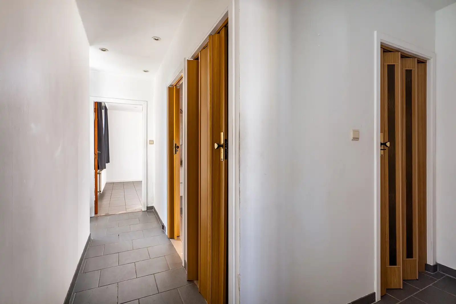 Instapklaar 2-slaapkamerappartement met terras foto 13