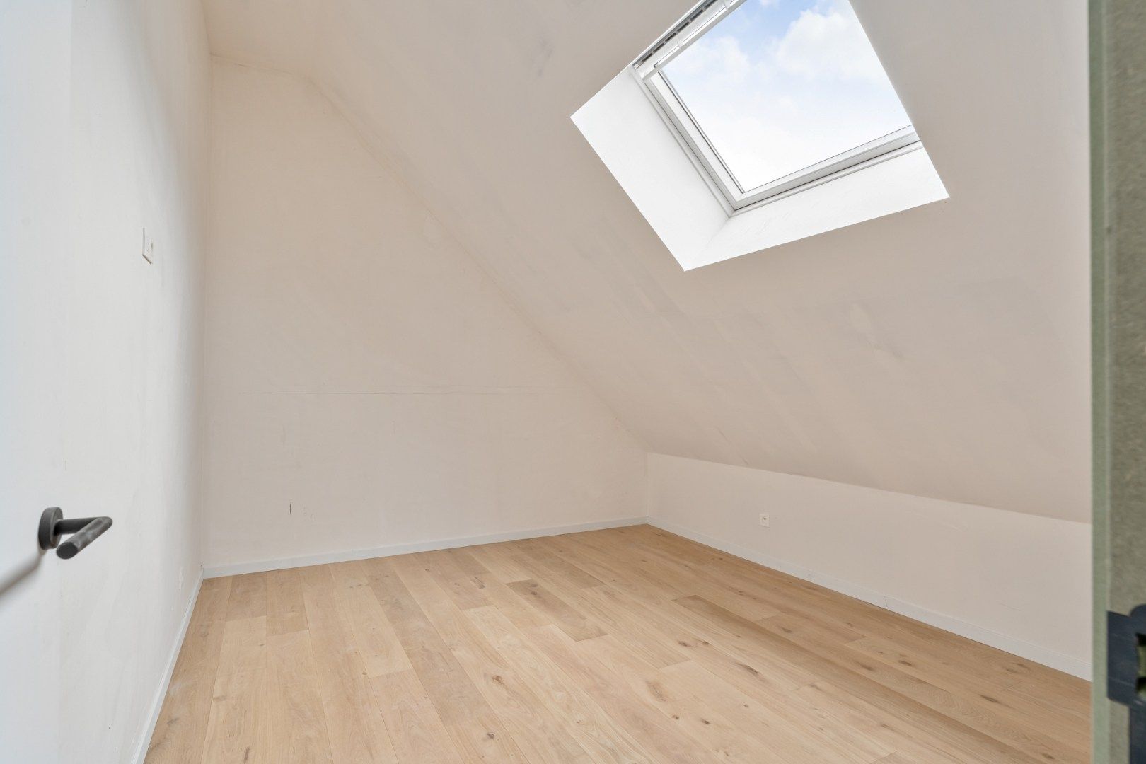 Exclusieve halfvrijstaande woning te koop na transformatie van bestaande hoeve naar 2 BEN-woningen!  foto 23