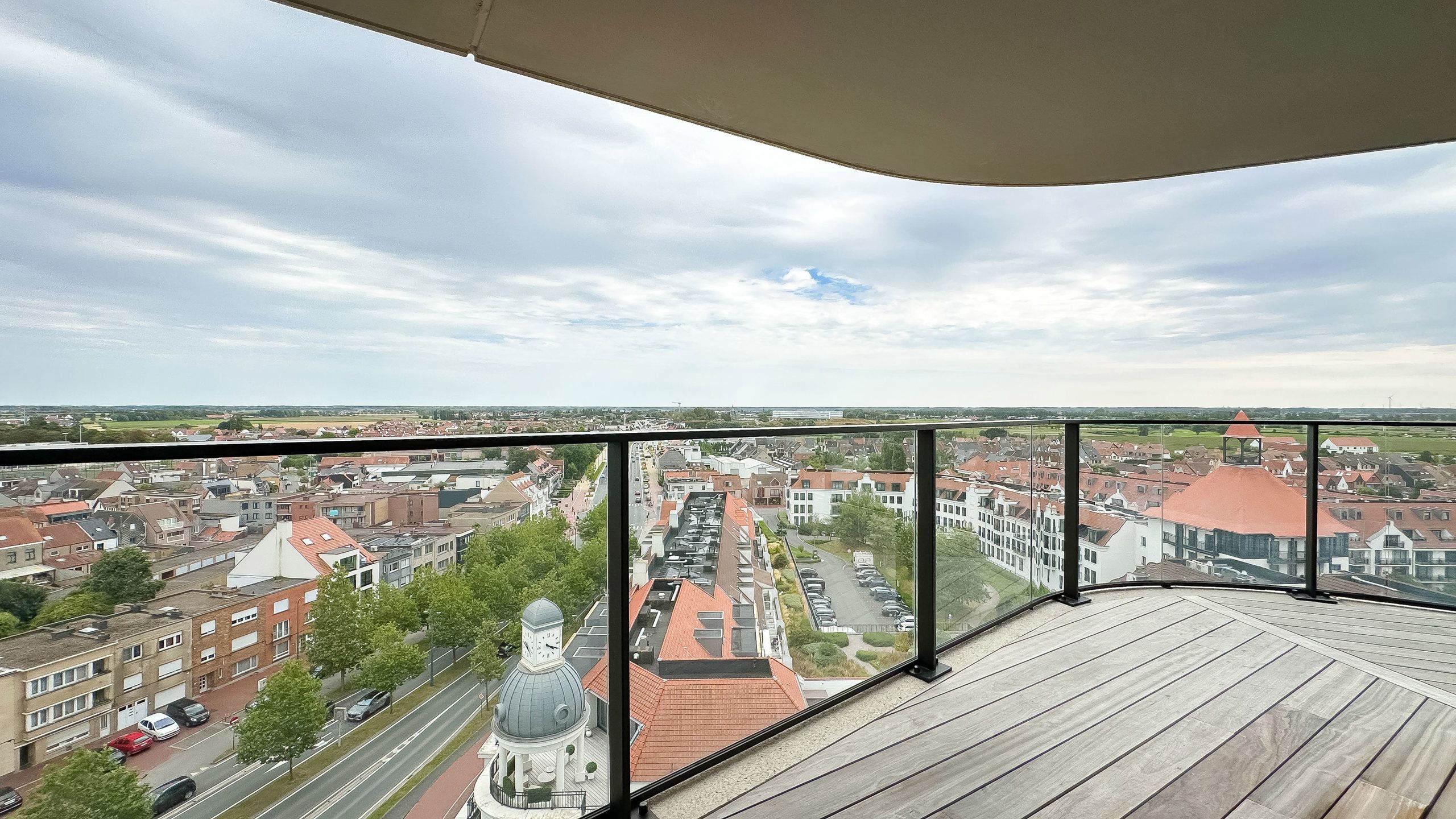 Luxueus appartement met panoramisch uitzicht in "The Tower" foto 8