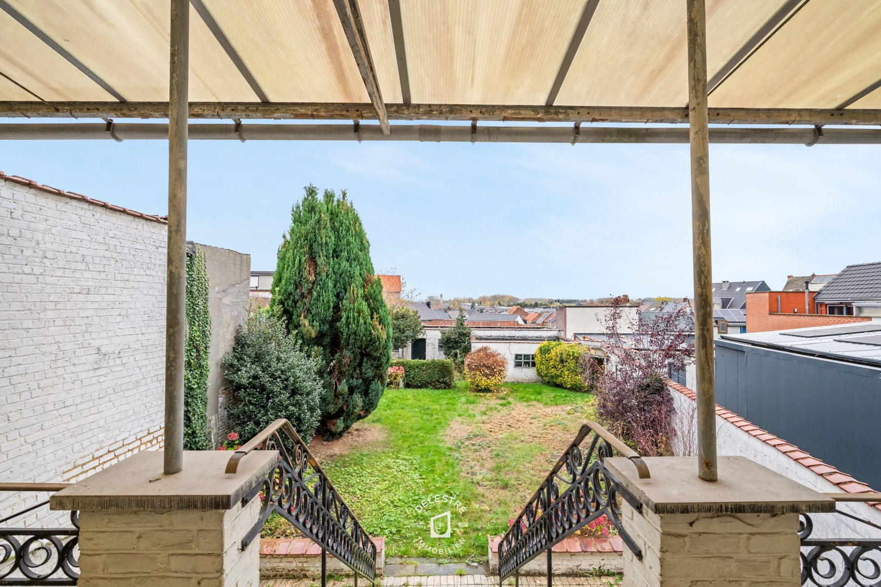 ERG RUIME MULTIUNCTIONELE EIGENDOM MET 3 GARAGES  foto 17