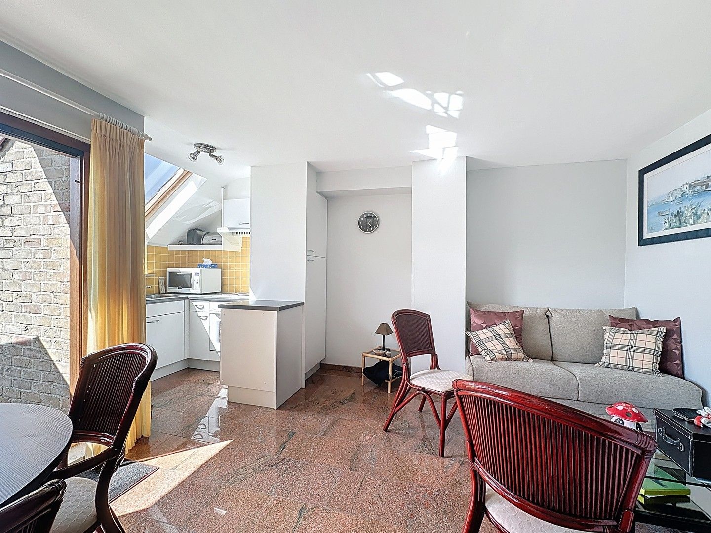 Instapklaar appartement met groot zonneterras op een boogscheut van het strand. foto 4