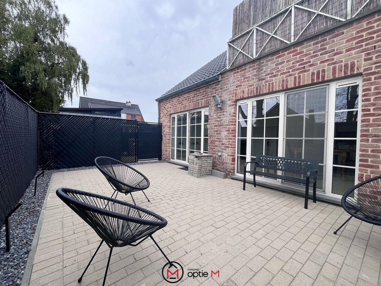 Gelijkvloers appartement met garage en terras in het hart van Munsterbilzen foto 8