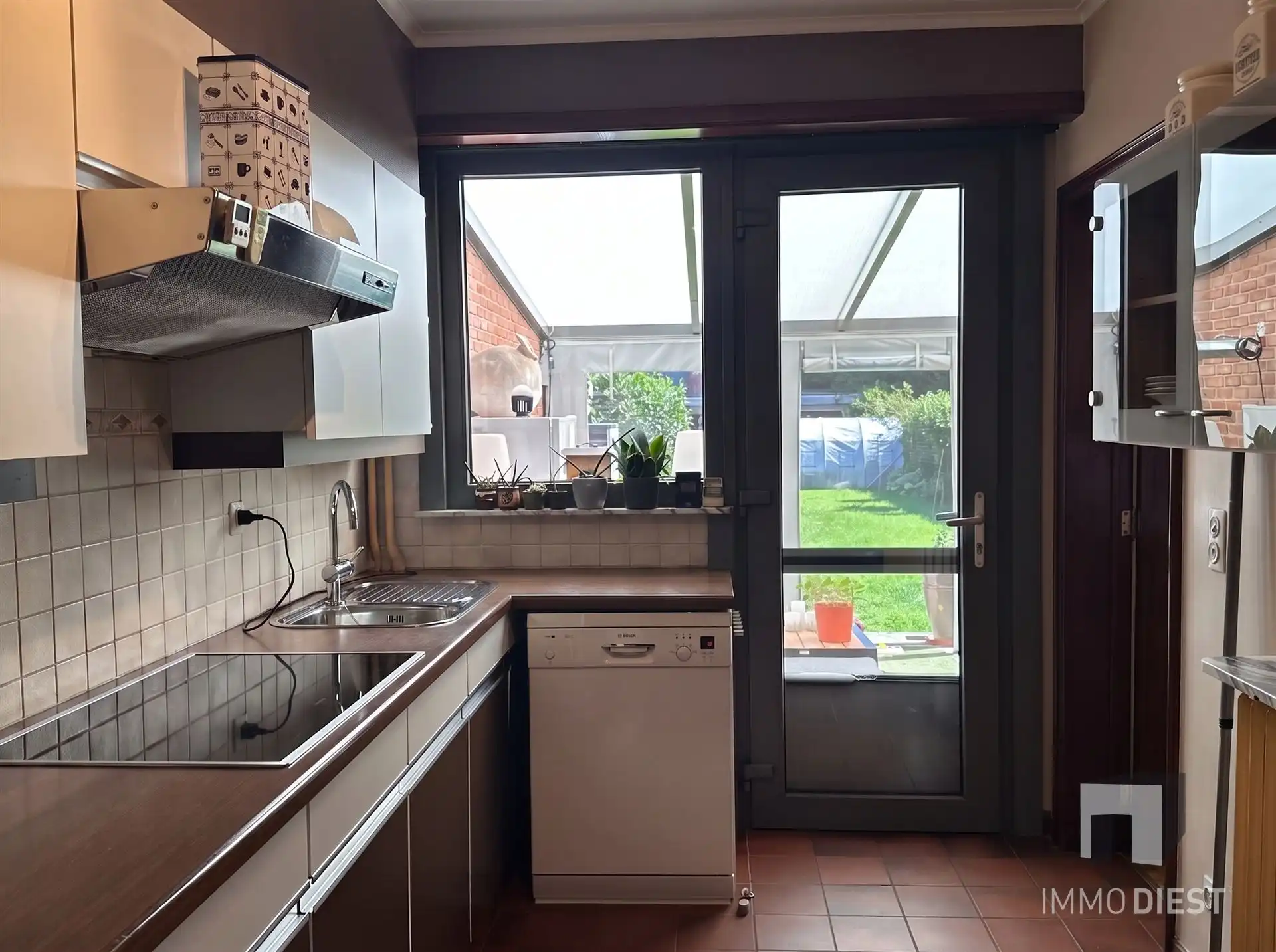 Verzorgde woning met 3 slpks, garage en zonnige tuin foto 7