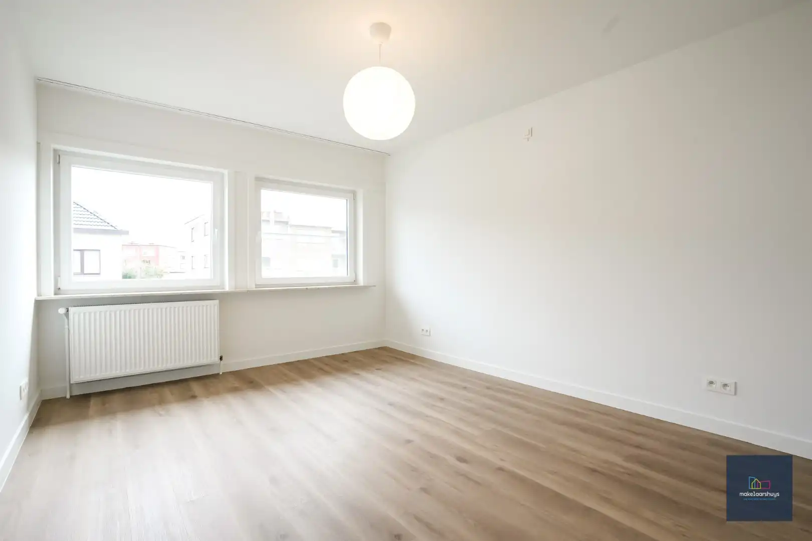 Instapklare eigendom met 3-slp.kamers garage en tuin  foto 10