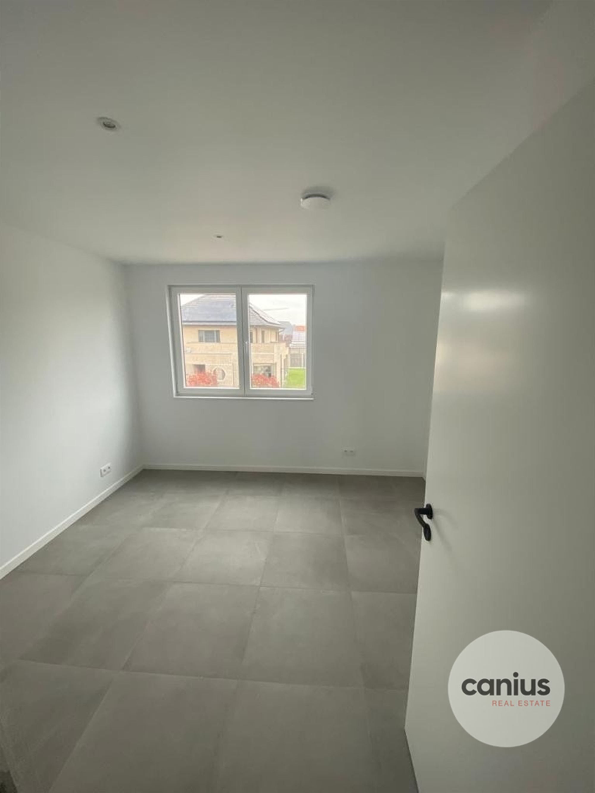 ENERGIEZUINIGE & INSTAPKLARE WONING MET 3 SLKS + TUIN foto 9
