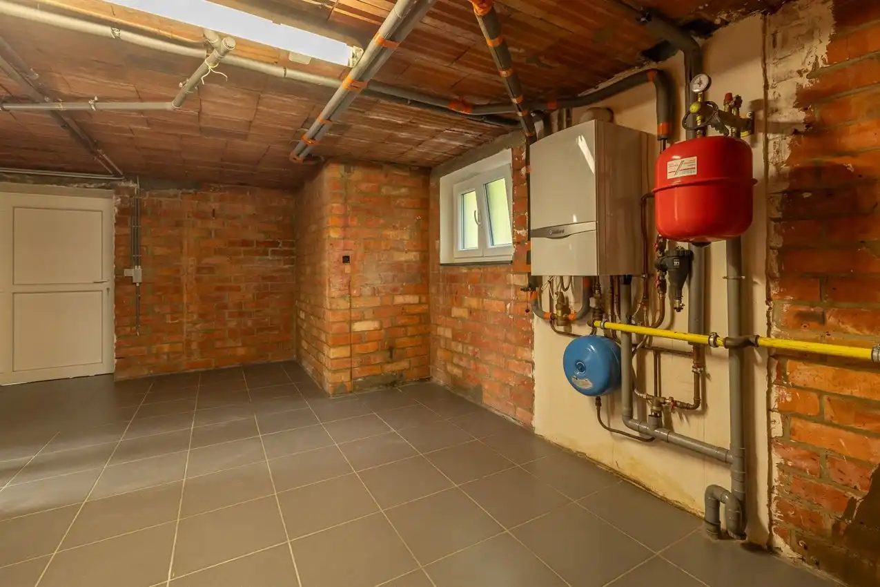 Volledig gerenoveerde woning met 3 slpk., veranda en magnifiek zicht vandaaruit foto 39