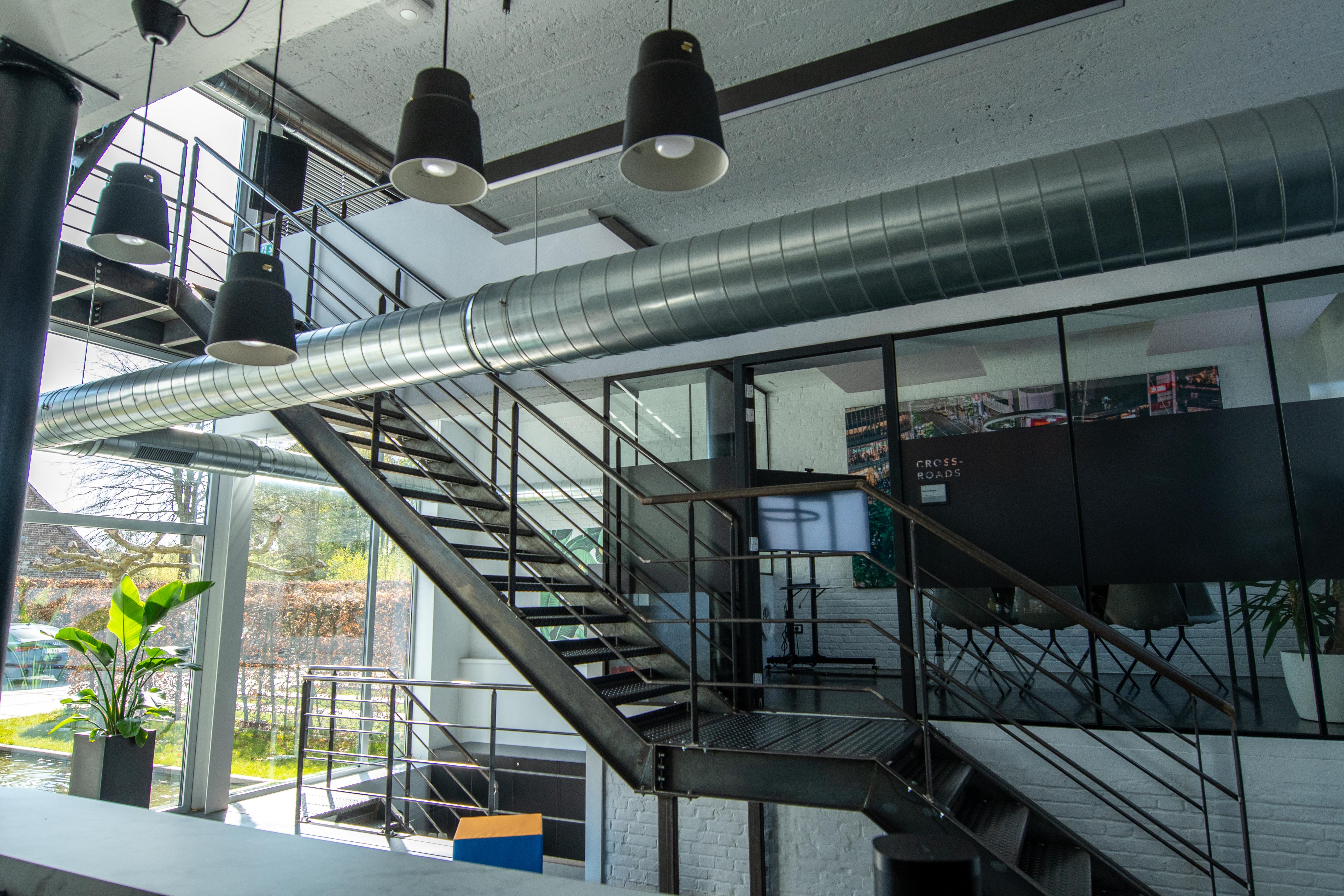 LUXE BEMEUBELDE KANTOREN MET PARKING foto 11