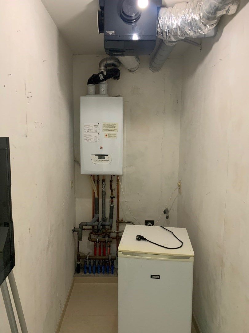 Ongemeubeld tweeslaapkamer-appartement in moderne residentie in Mariakerke foto 5