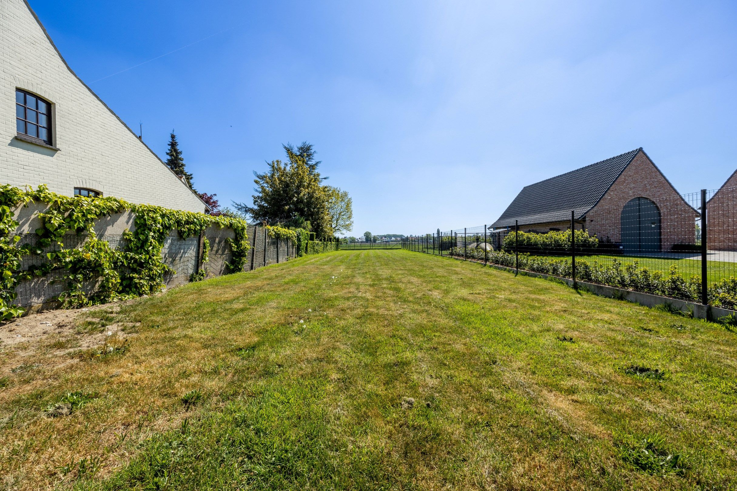 CHARME LANDHUIS  GELEGEN OP 1534 M² foto 30