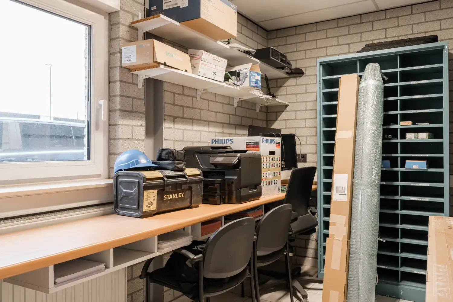 BEDRIJFSPAND MET CONCIERGEWONING foto 81