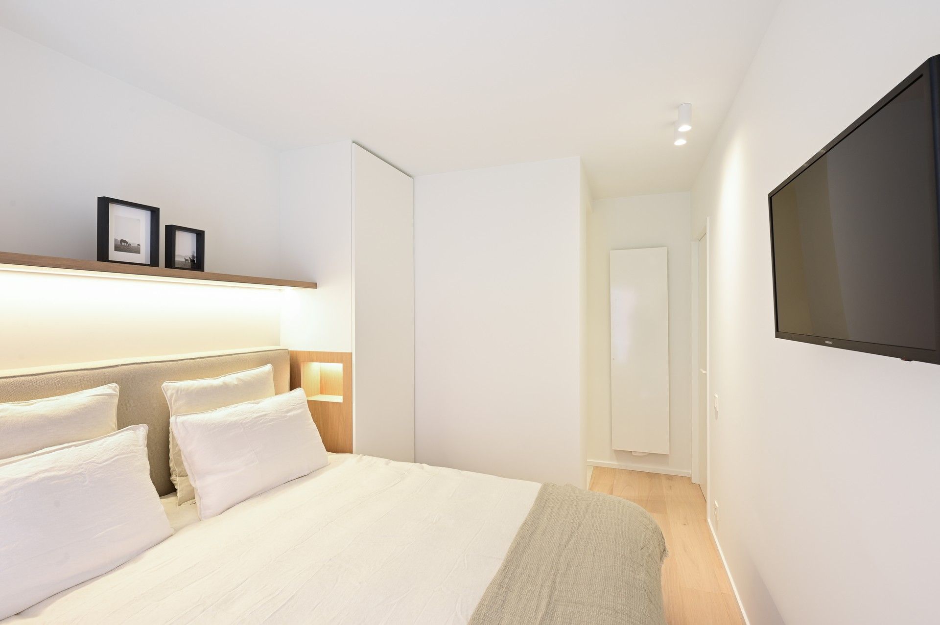 Toprenovatie met 3 slaapkamers en zijdelings zeezicht foto 20
