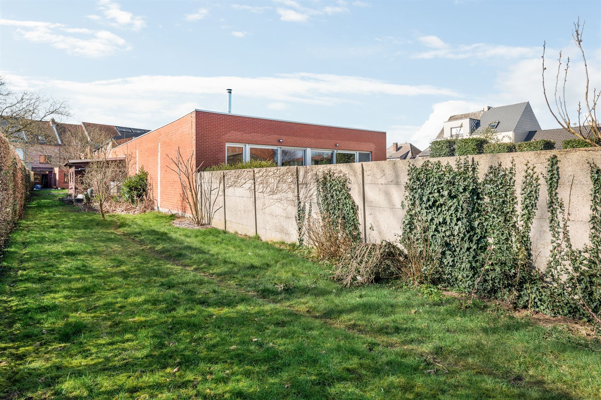 RUIME 5-SLPK-WONING MET GROTE TUIN foto 18