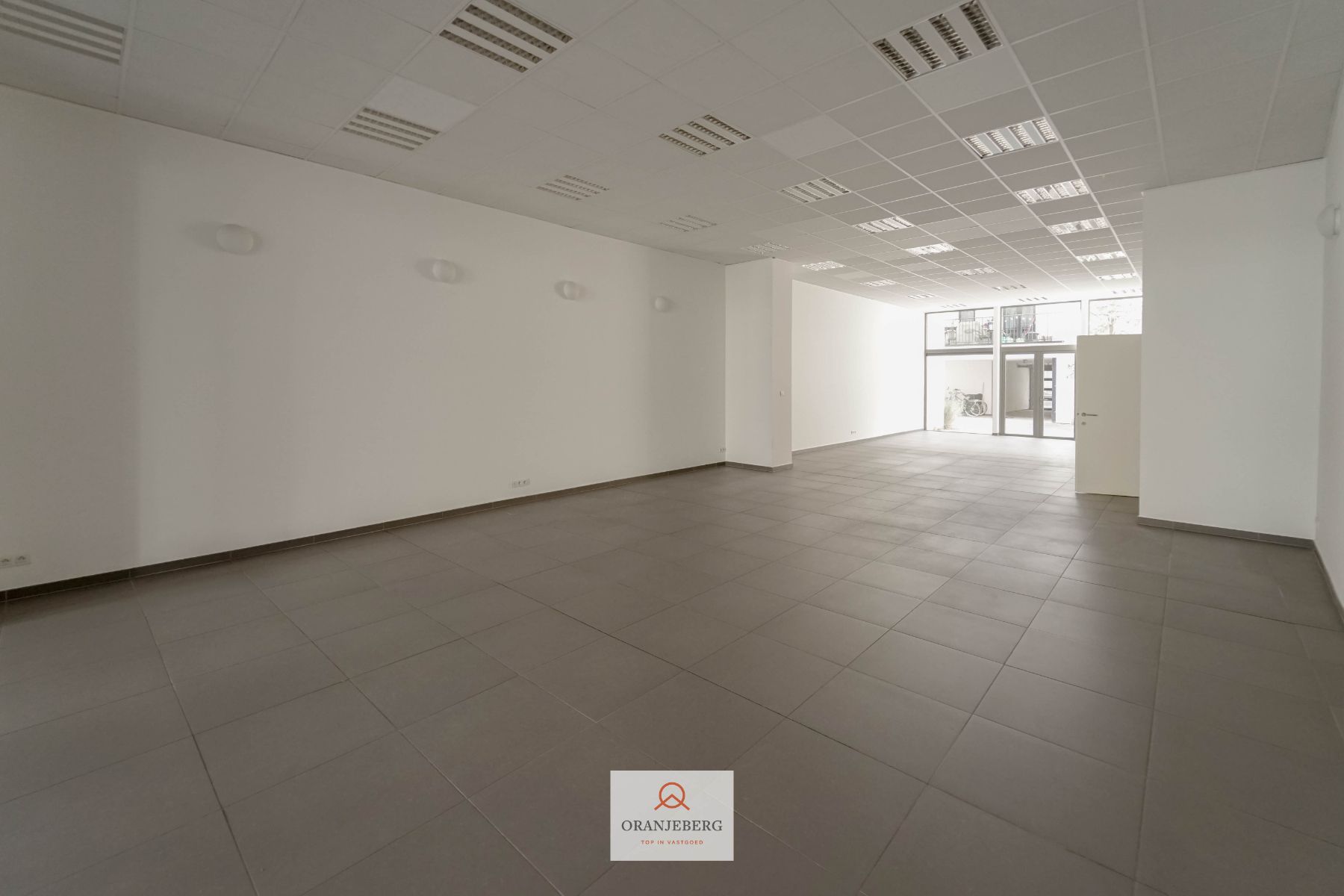 Handelspand 178 m²  te huur in Burgstraat foto 2