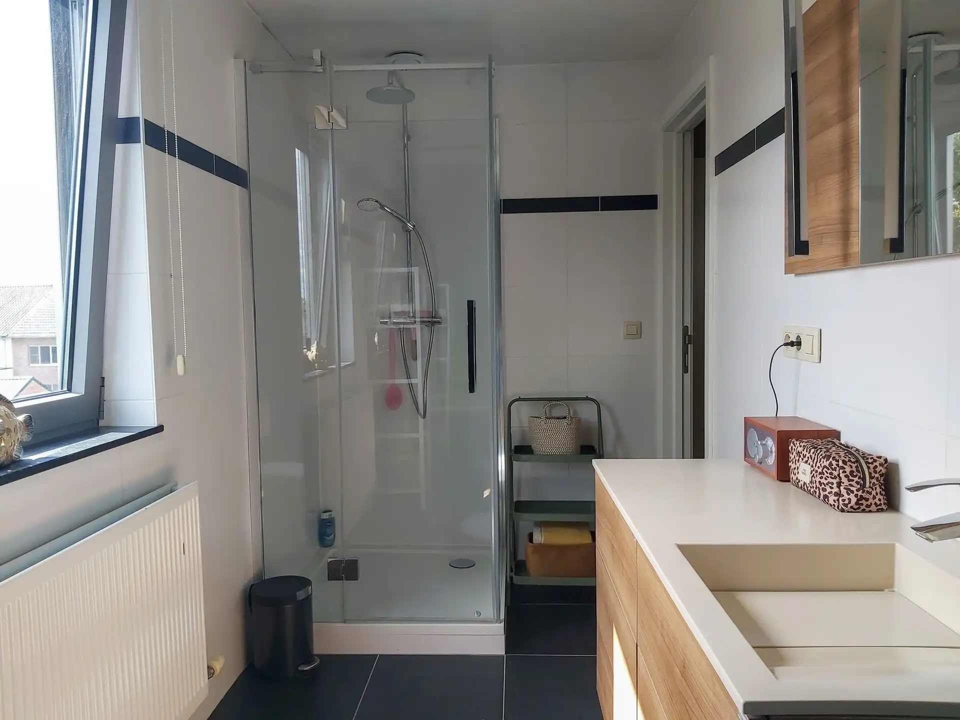 Instapklaar duplexappartement met inpandige garage, zuidgericht terras en 2 slaapkamers op mooie locatie in Maasmechelen! foto 12