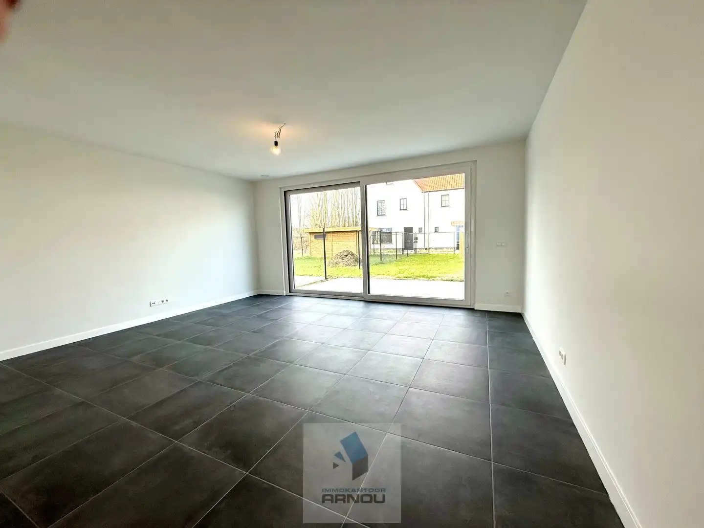 Nieuwbouwwoning met 3 slaapkamers, tuin en carport foto 5