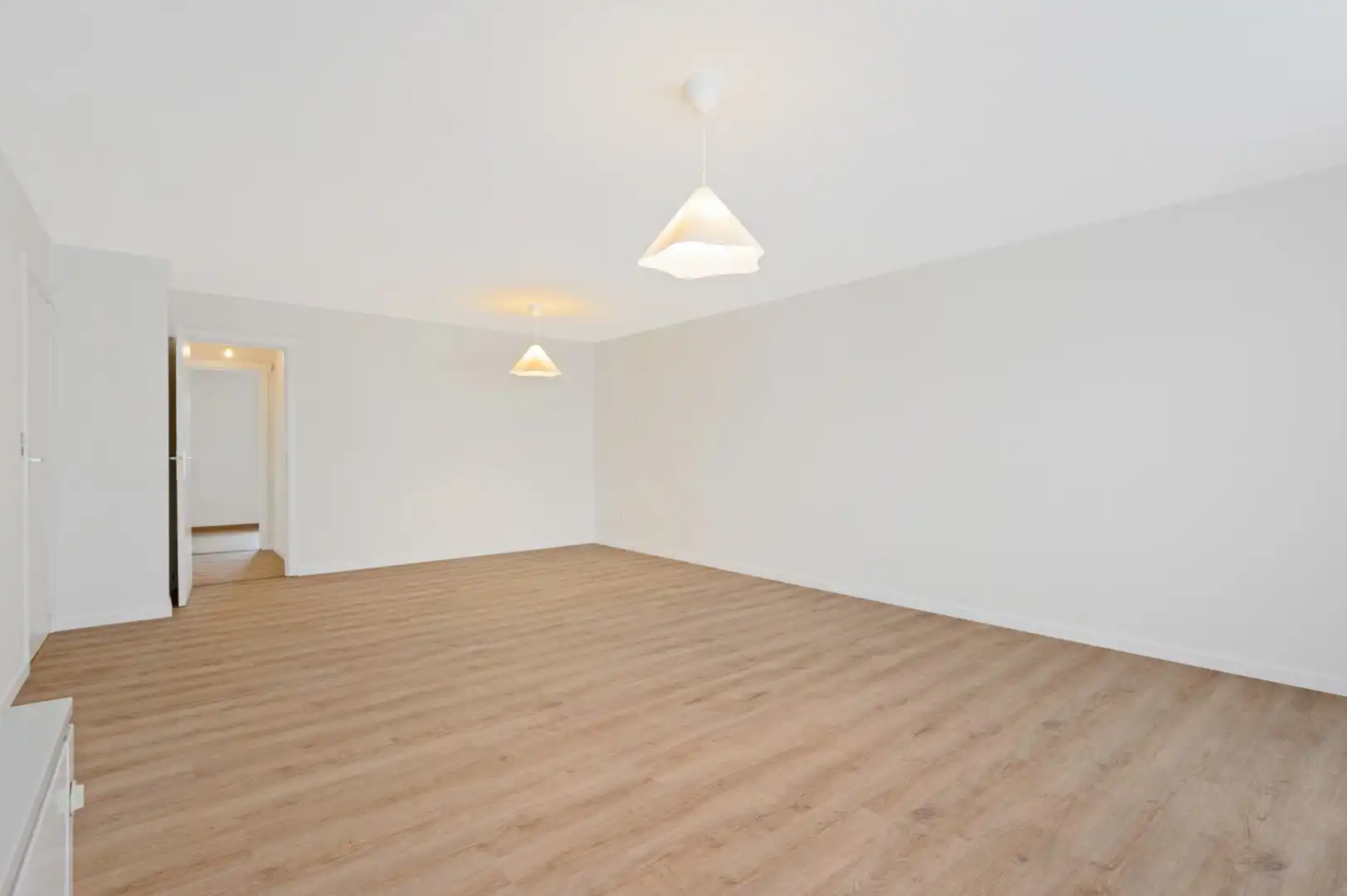 Ruim appartement op tweede verdieping foto 2