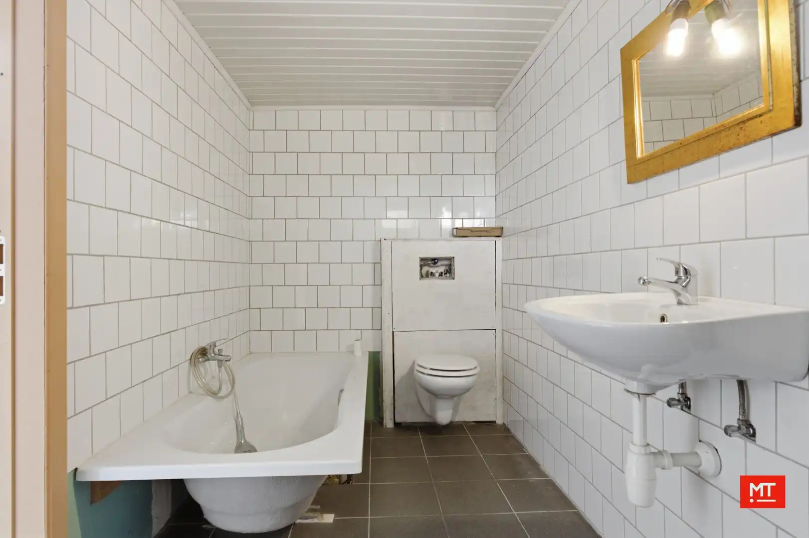 Ruime, instapklare woning met 4 slaapkamers en zonnige tuin in Wevelgem foto 10