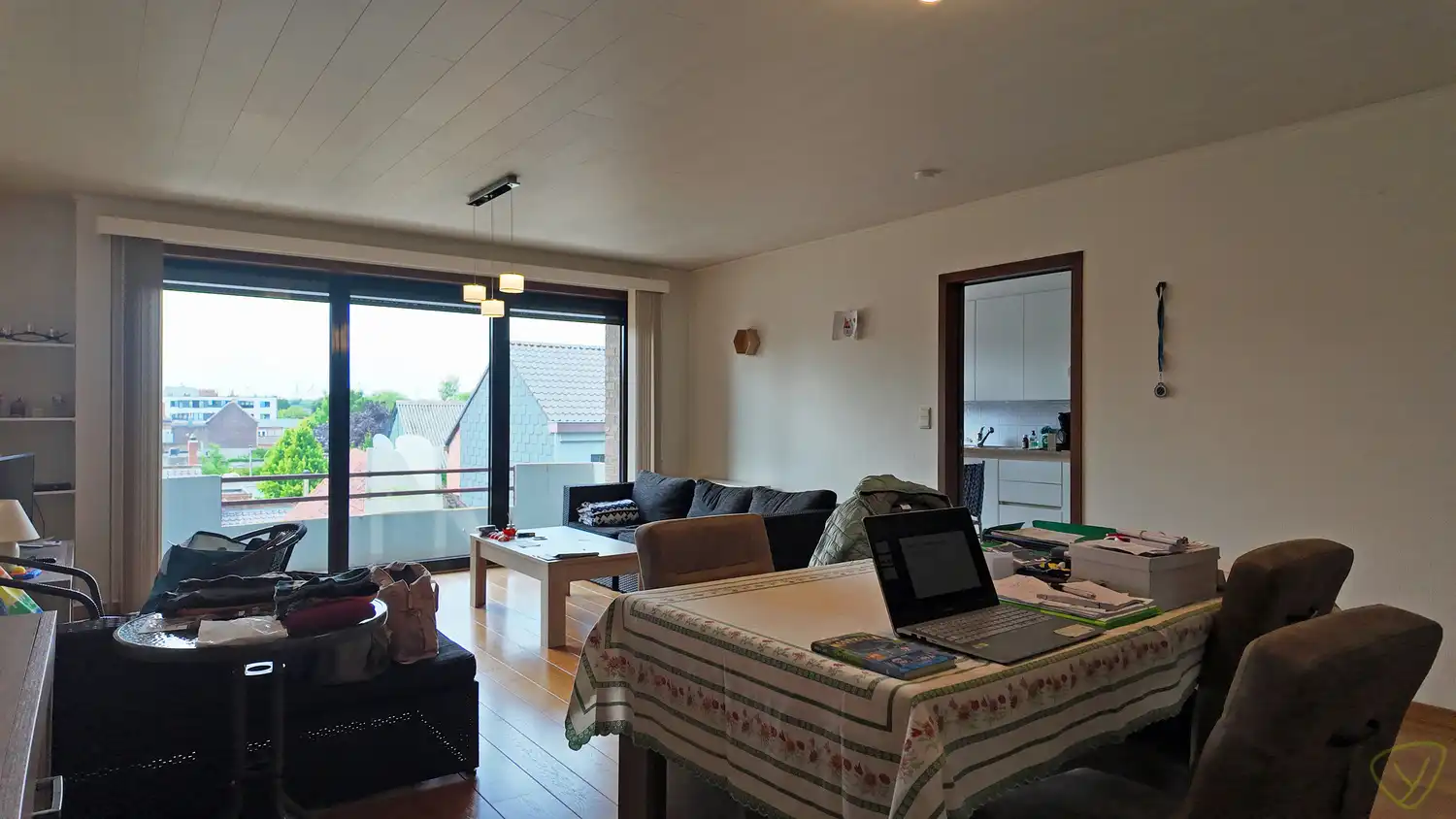 Instapklaar appartement met twee slaapkamers en parkeerplaats inbegrepen! foto 3